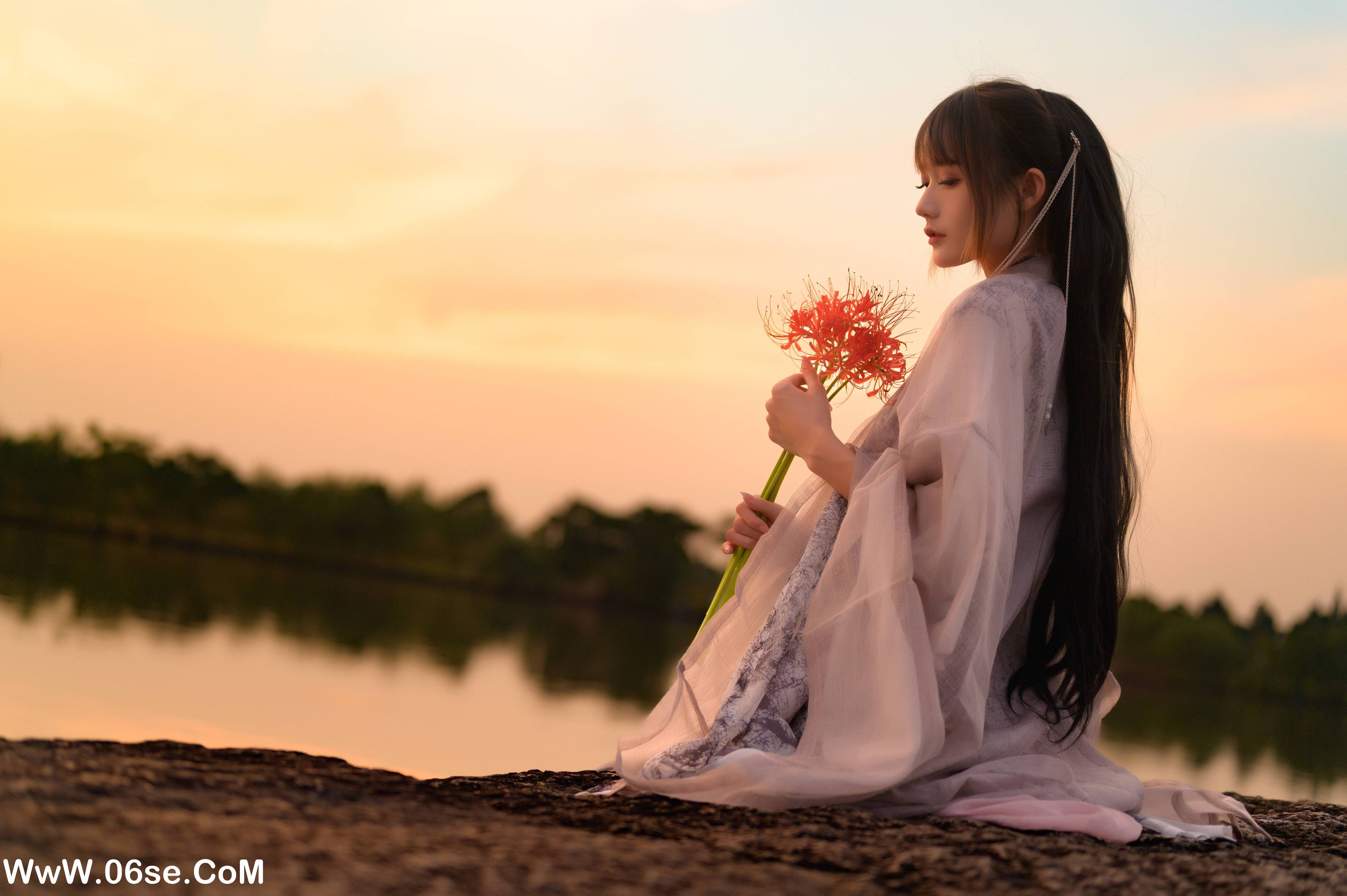 图片[31]-[YITUYU艺图语]2022.07.15 暮空照水 兔子Zzz不吃胡萝卜[31+1P／341MB]-六色网