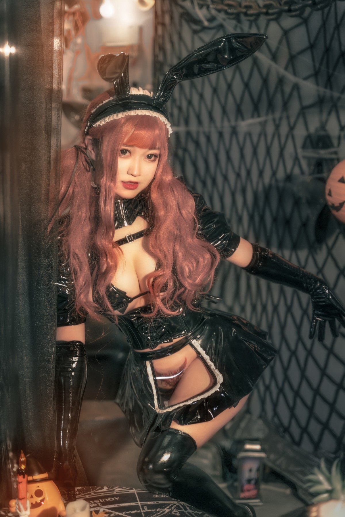 Cosplay 奇行家狗崽 漆皮兔女仆 1