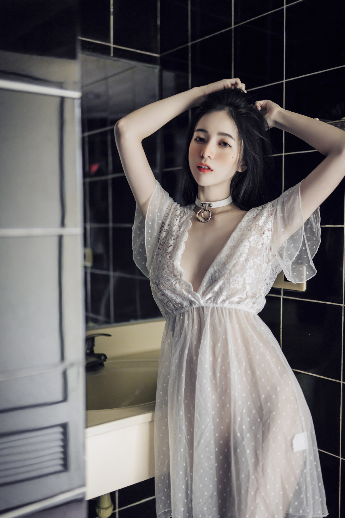 仙仙辰久違單人寫真?誠意超豐富寫真，全裸拍攝加六套服裝，爆炸性感女友系辰辰 Vol.01 9