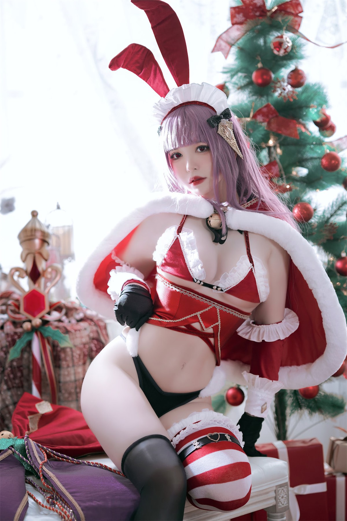 Cosplay 半半子 Christmas Bunny Aike 24
