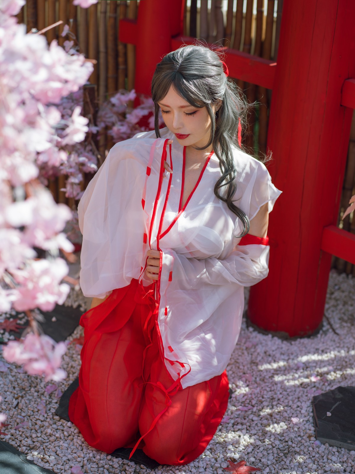 Cosplay 夏小秋秋秋 汤池巫女 6