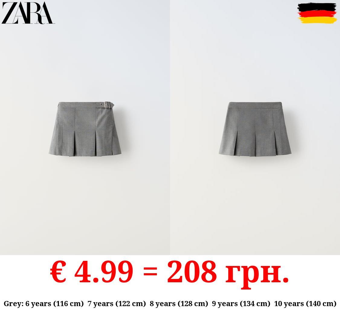 BOX PLEAT SKIRT WITH BUCKLE