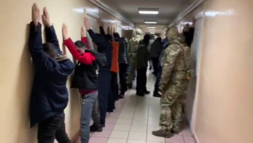 Хабаровские силовики обыскали общежитие из-за избиение граждан РФ группой лиц