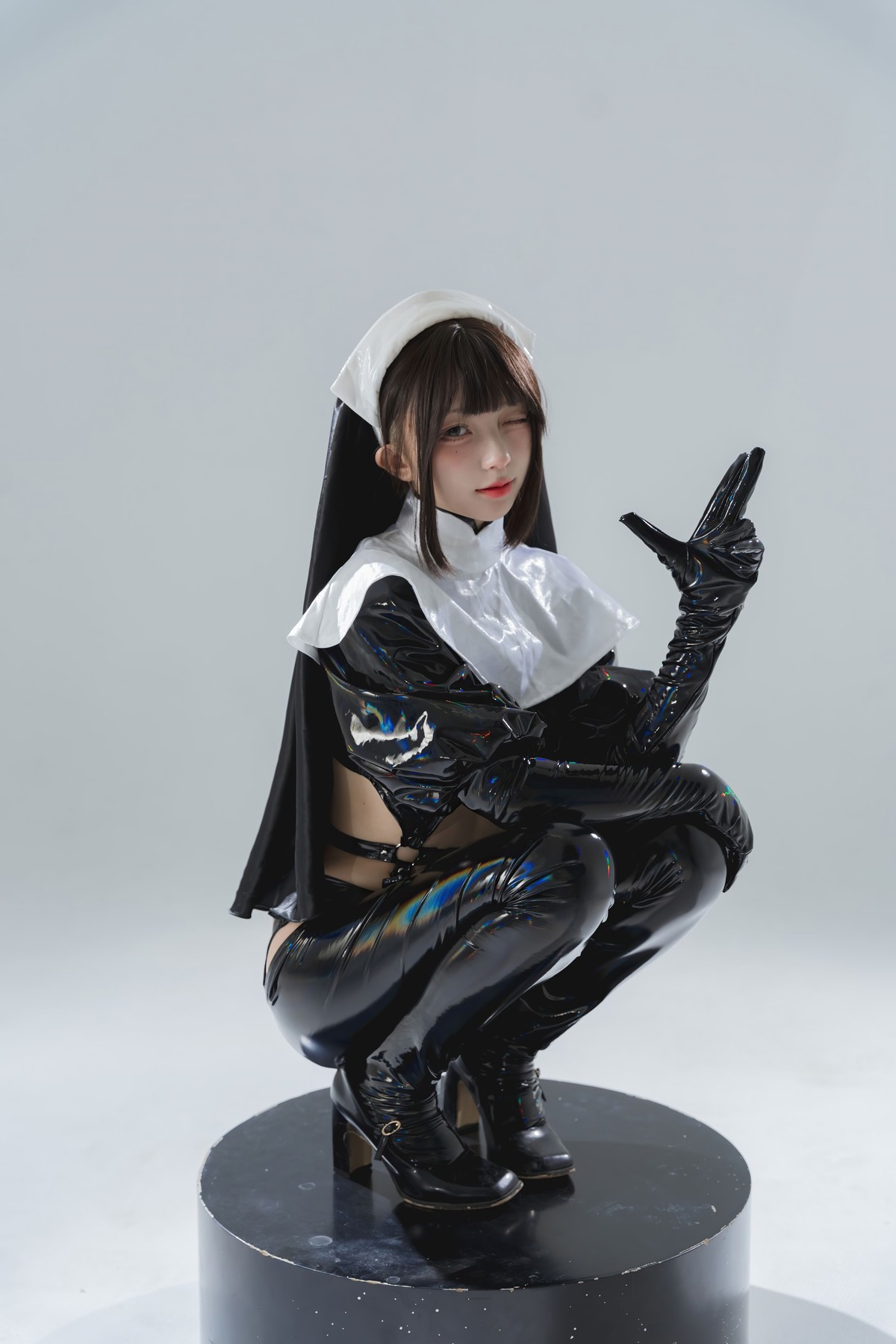 Cosplay 花铃 漆皮修女 33