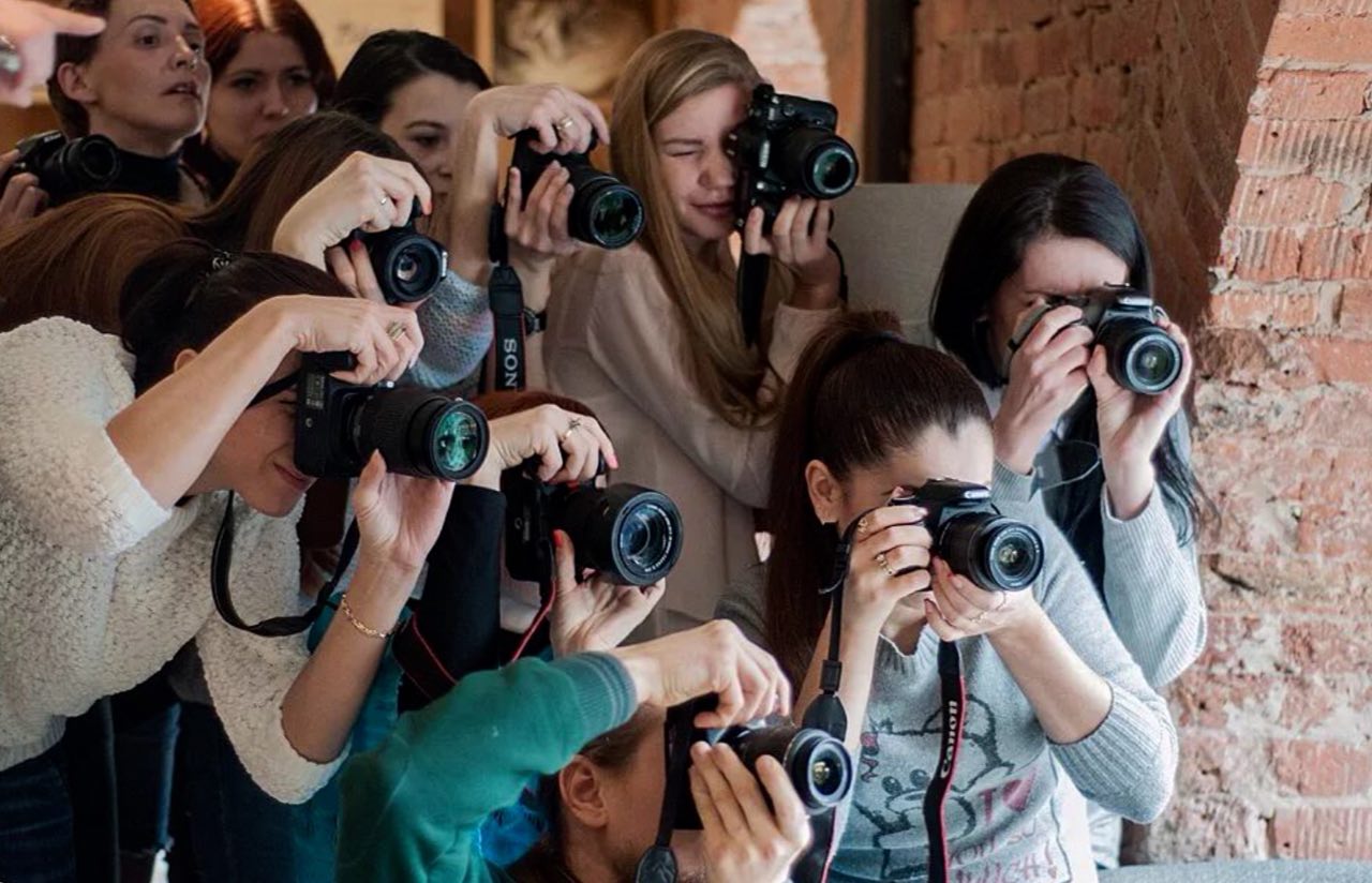 Профессия учиться фотограф. Фотошкола пикча Ростов-на-Дону. Фотокружок для детей. Фотокружок для подростков. Фотограф школьник.