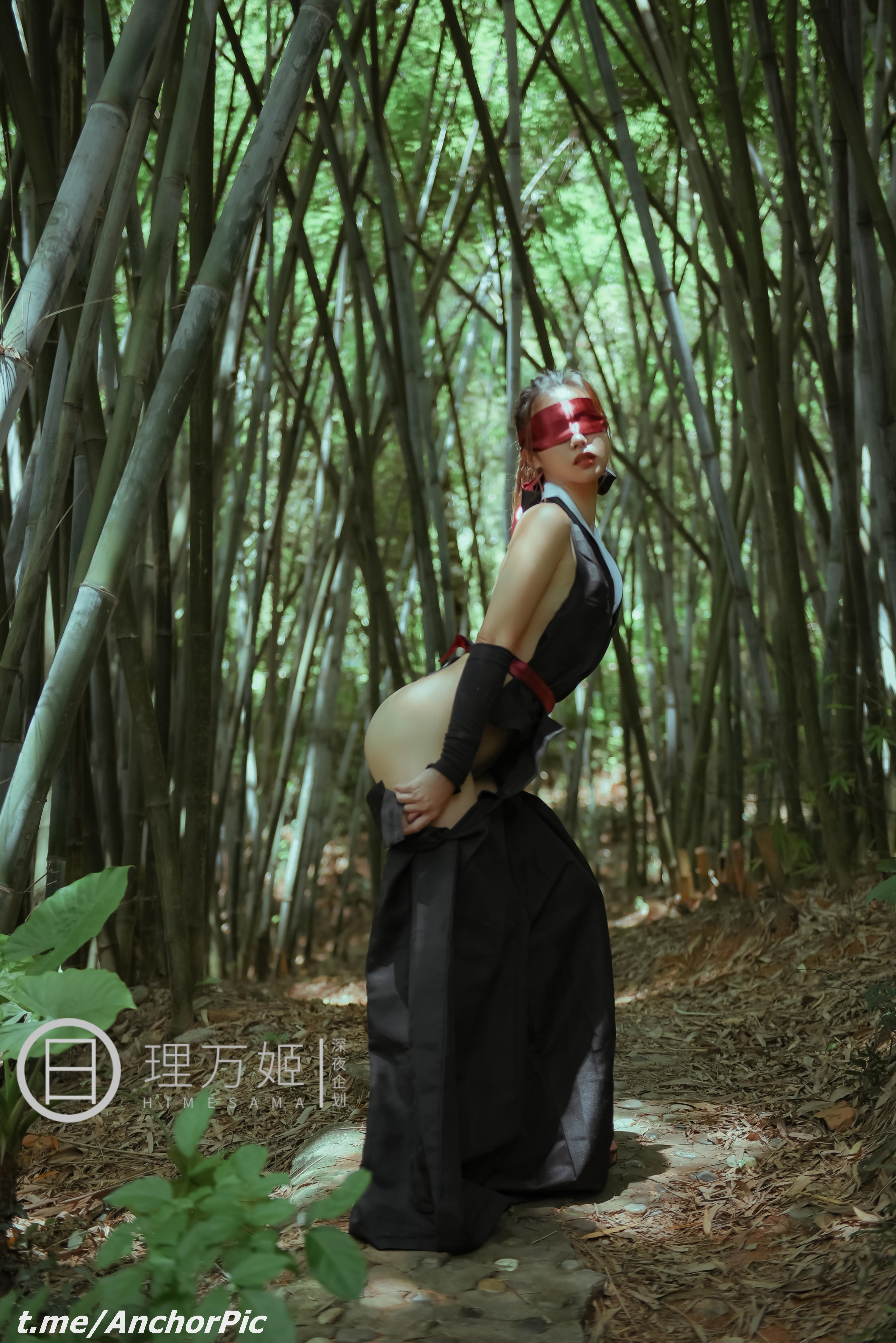 理万姬 - 女武士竹林露出 30P 17