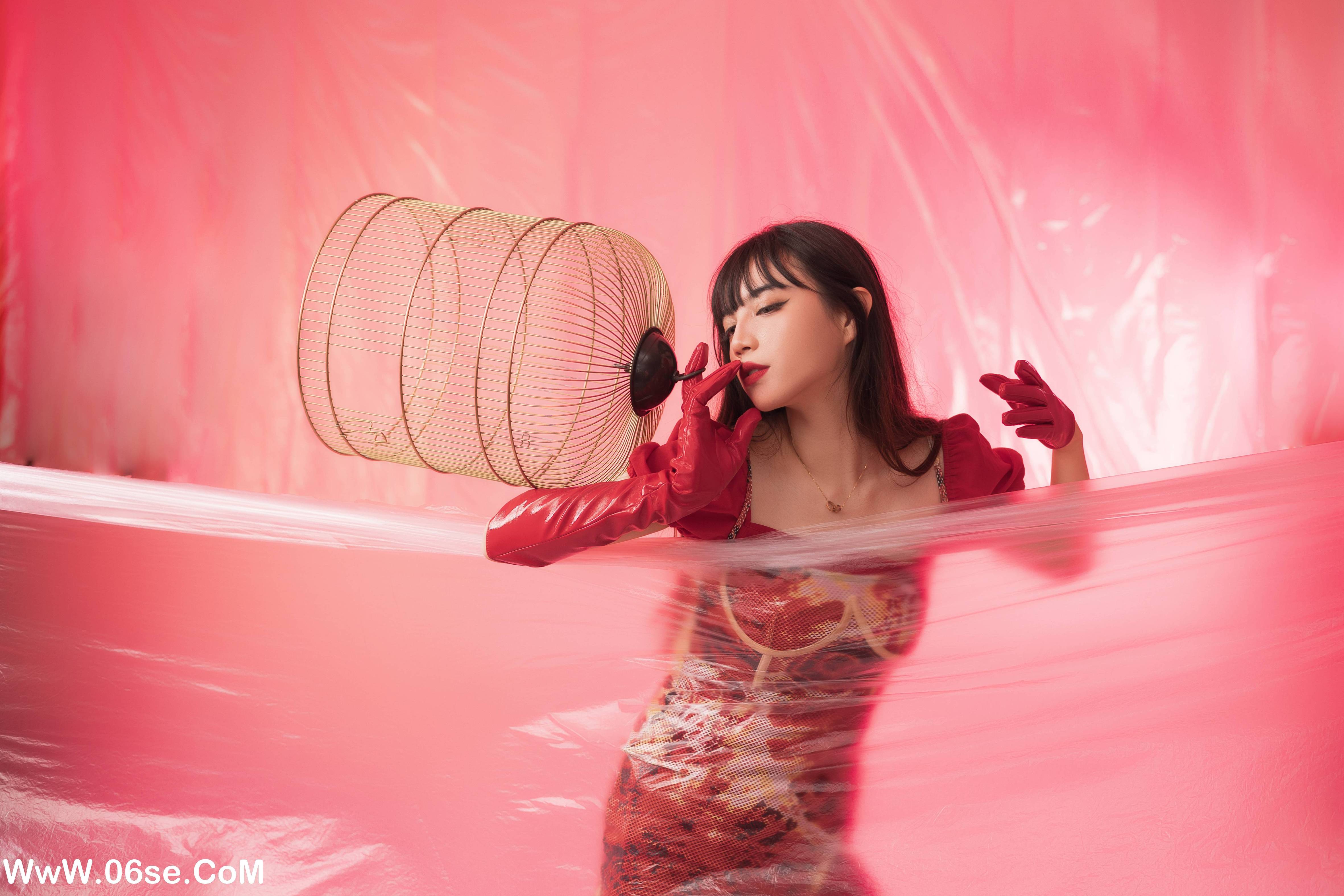 图片[12]-[YITUYU艺图语]2022.05.21 会跳舞的红手套 贰加六[26P-286.4 MB]-六色网