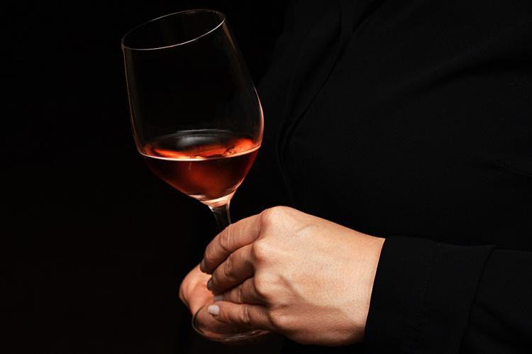 Роскачество дало советы по выбору розового вина