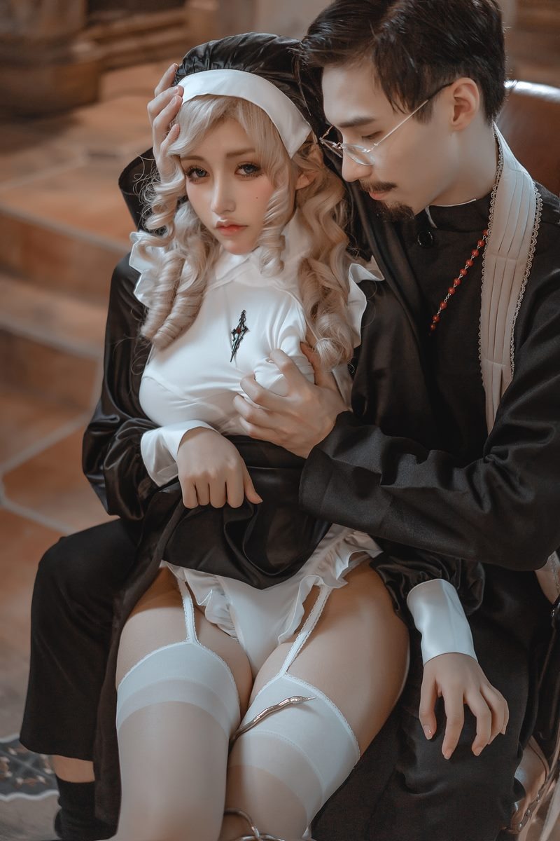 [Cos]一笑芳香沁 - 修女与神父[42P+11V] 1
