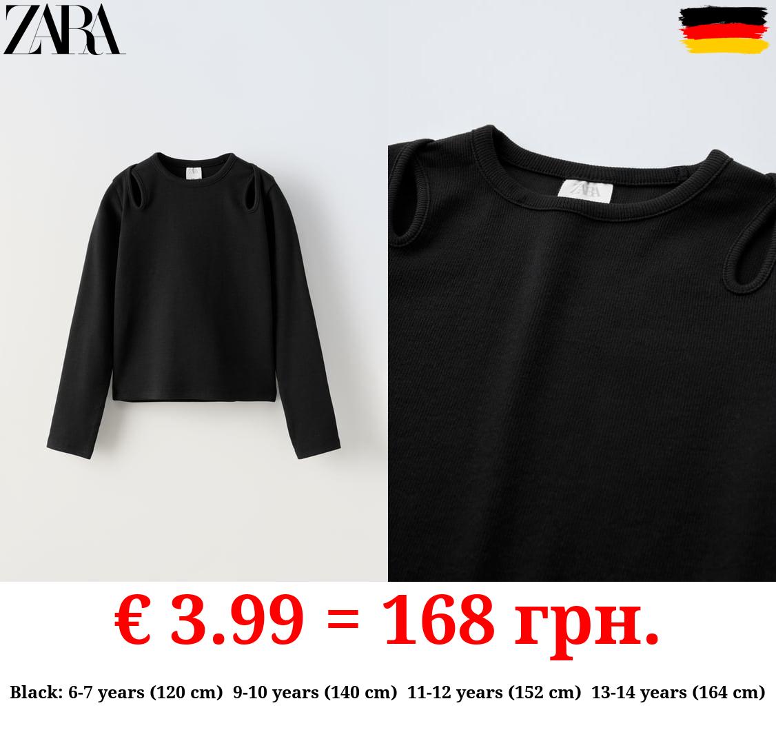 RIBBED CUT-OUT T-SHIRT