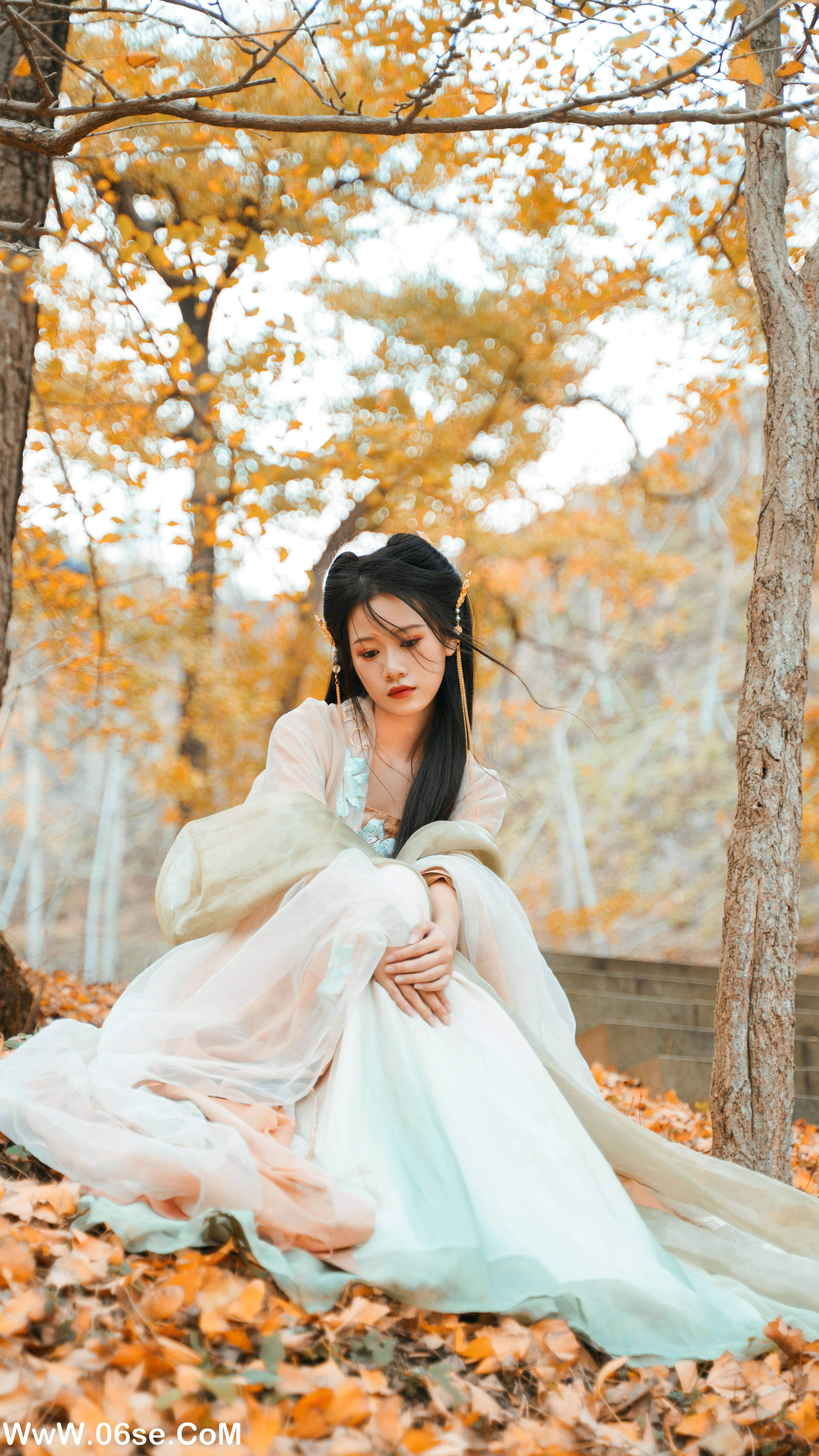 图片[34]-[YITUYU艺图语]2022.12.12 银杏树下 旺旺小小舒[38+1P／467MB]-六色网