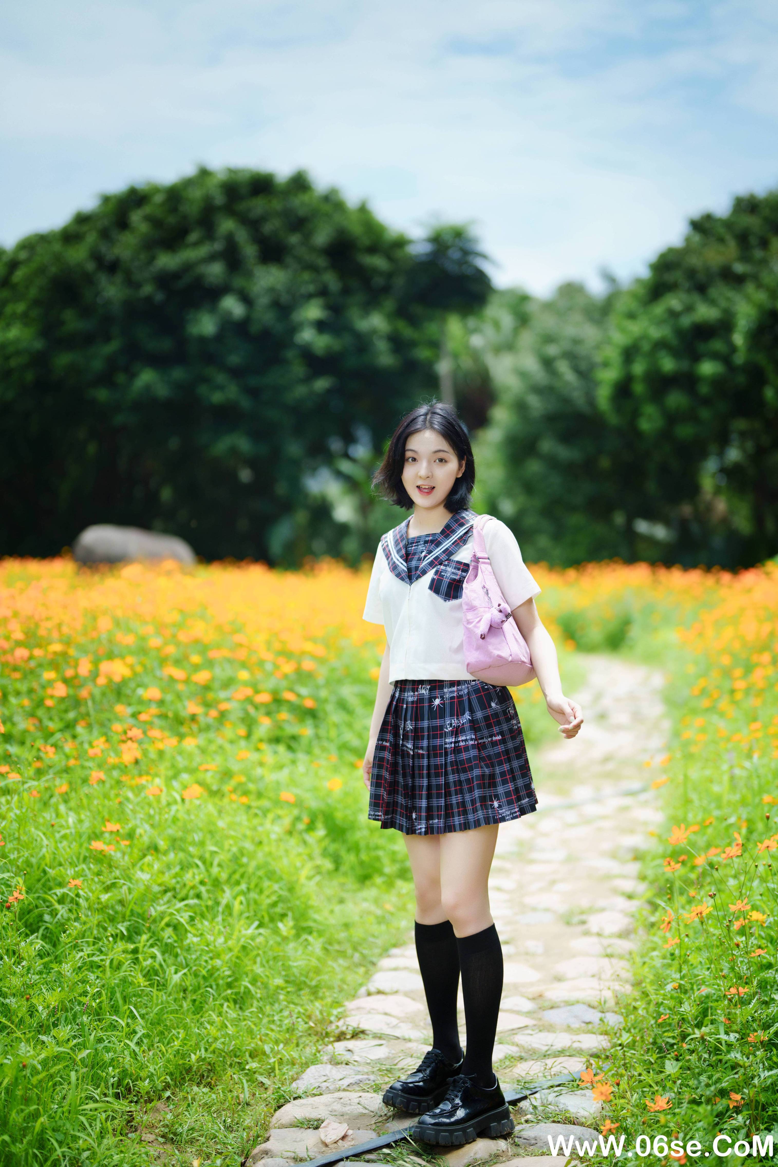 图片[34]-[YITUYU艺图语]2021.11.12 花田里的JK少女 dudu[50+1P／0.98GB]-六色网