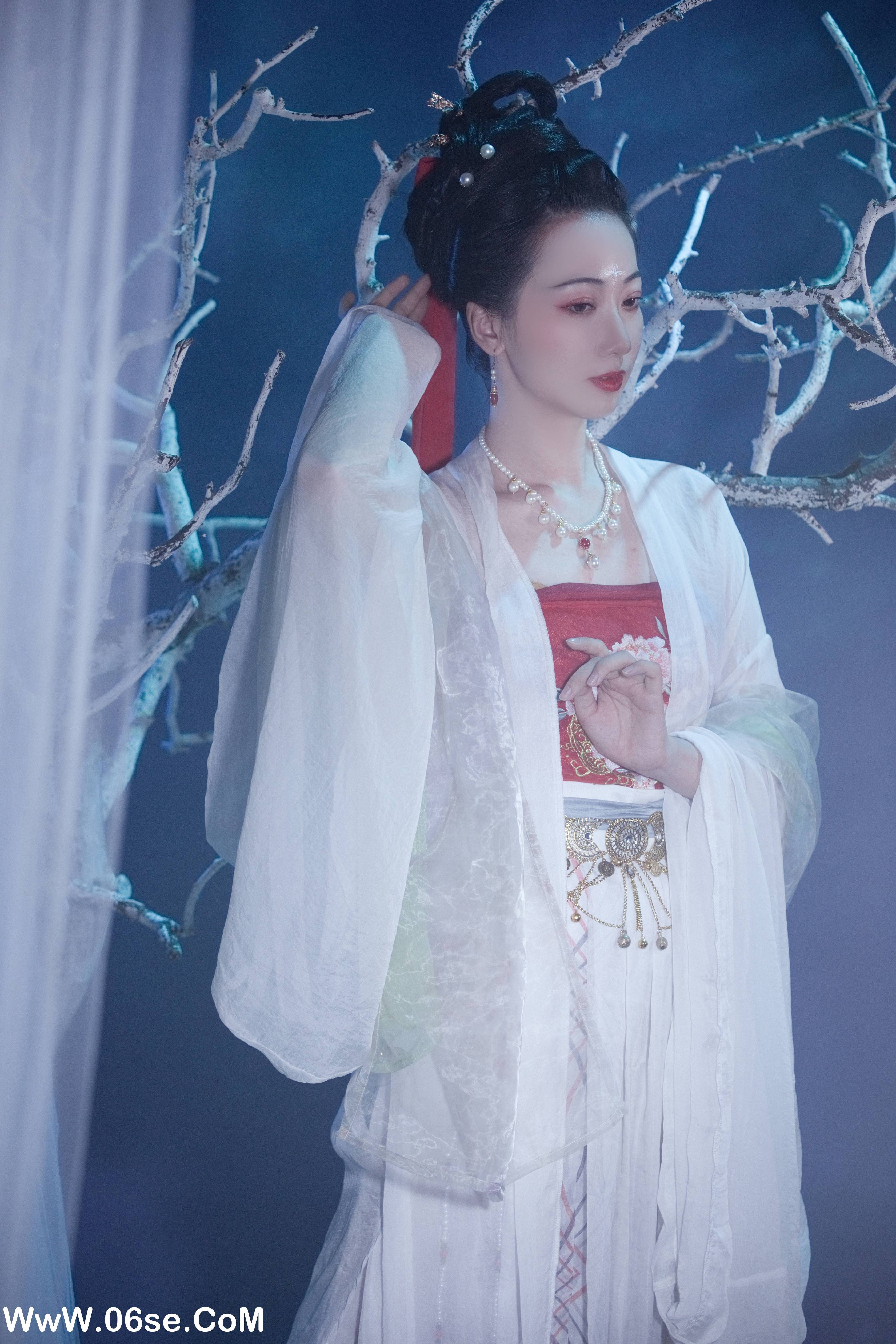 图片[4]-[YITUYU艺图语]2022.08.26 嫦娥 犬壹-[32+1P／749MB]-六色网