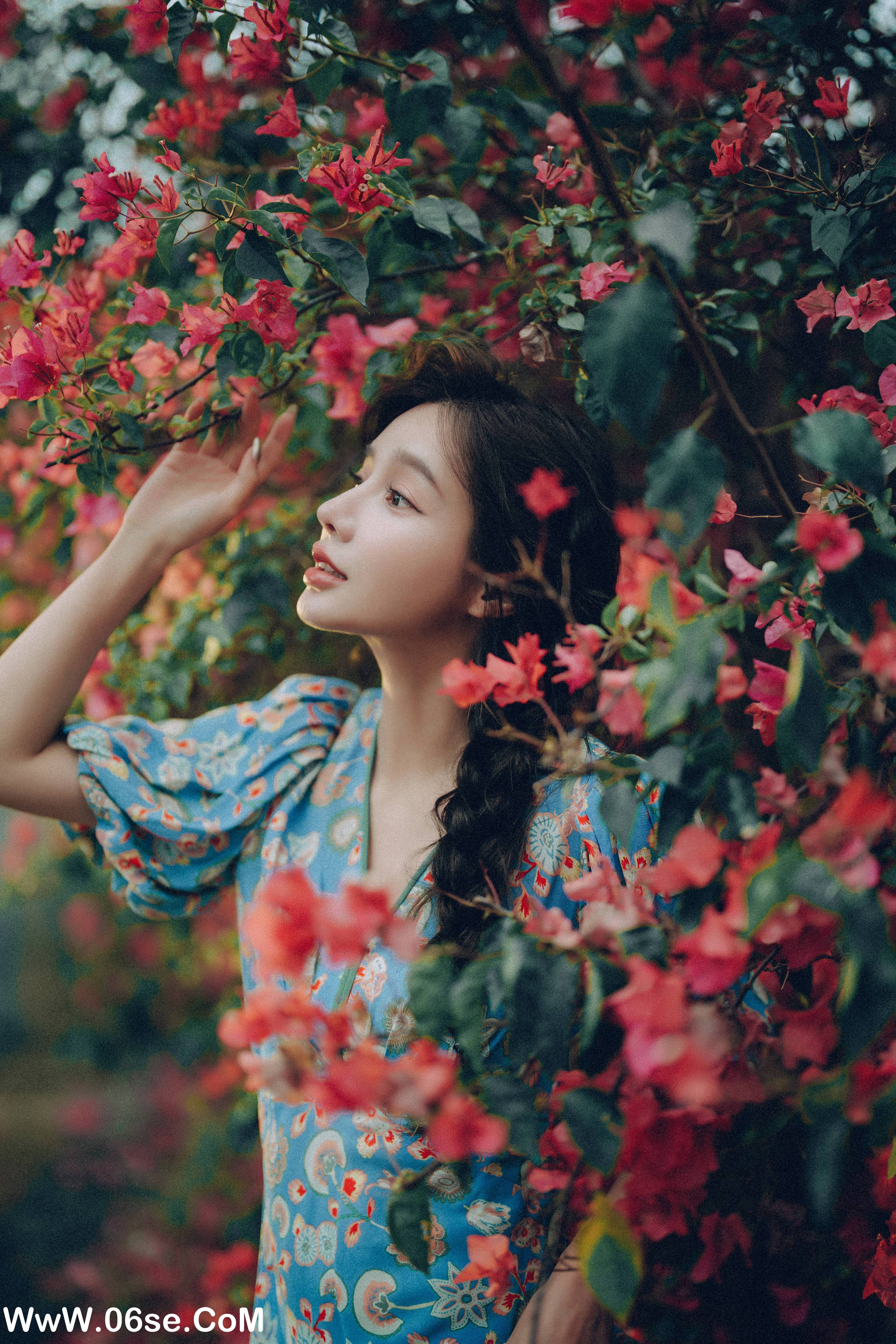 图片[25]-[YITUYU艺图语]2022.06.25 发光的发丝，三角梅瀑布下的女神 姝雯同学[55P-870.8M]-六色网