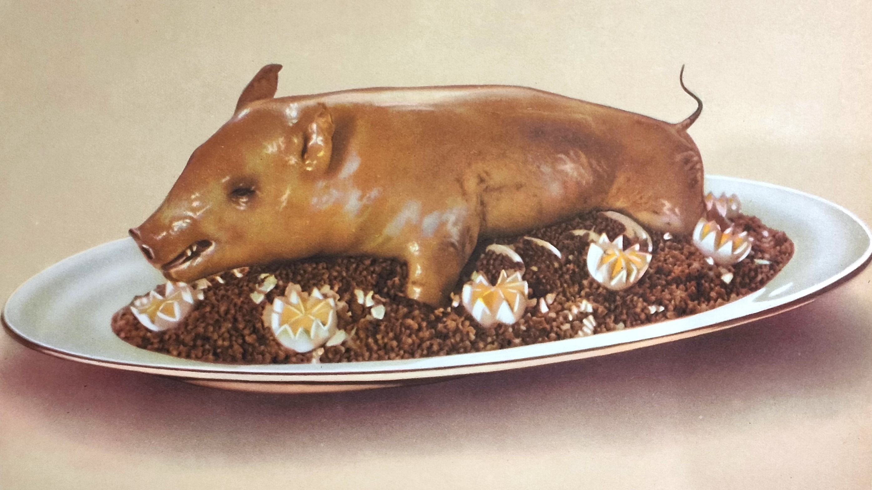 Поросенок жареный с гречневой кашей (фото из книги «Кулинария», 1955)