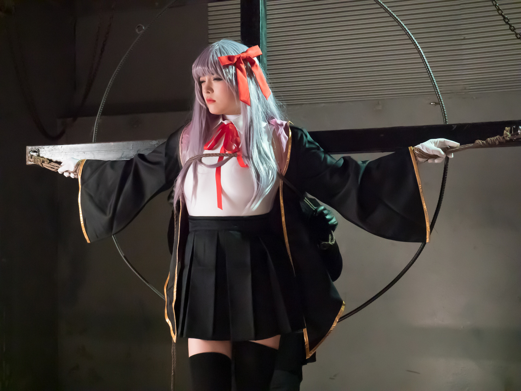 あなたが好きなのは？ダークな世界観で緊縛されている少女 32