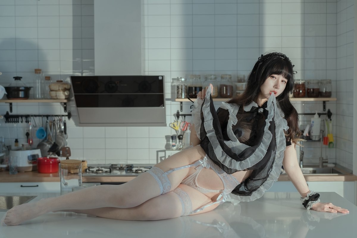 [Cos]云溪溪 - 奶桃 女仆 [40P+8V] 7
