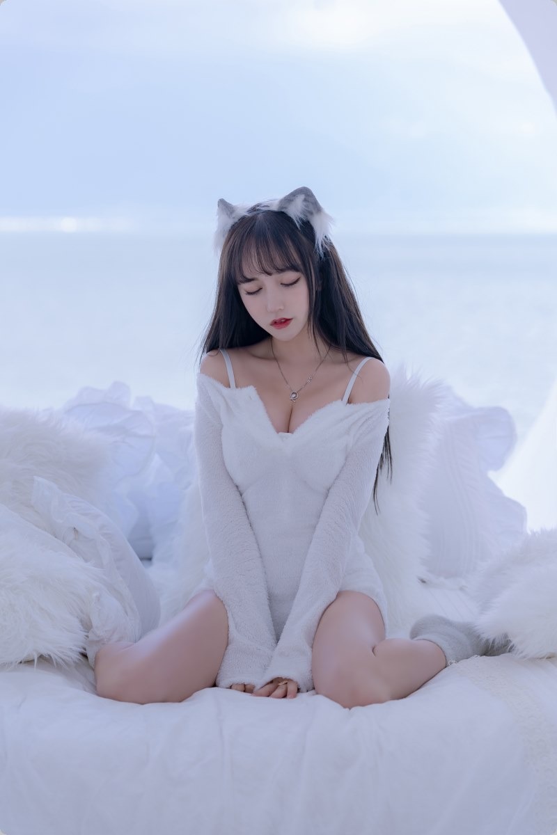 [Cos]过期米线线喵 - 小白狼[56P] 21