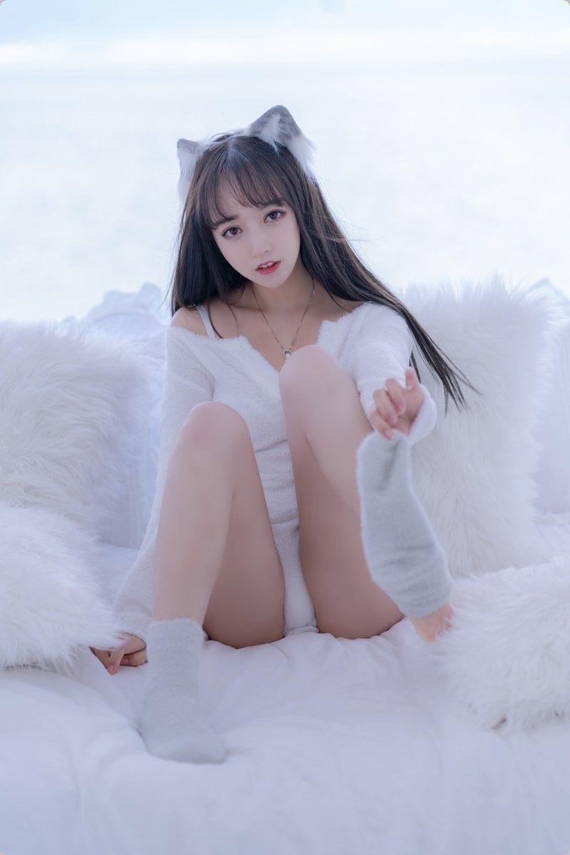 [Cos]过期米线线喵 - 小白狼[56P] 32