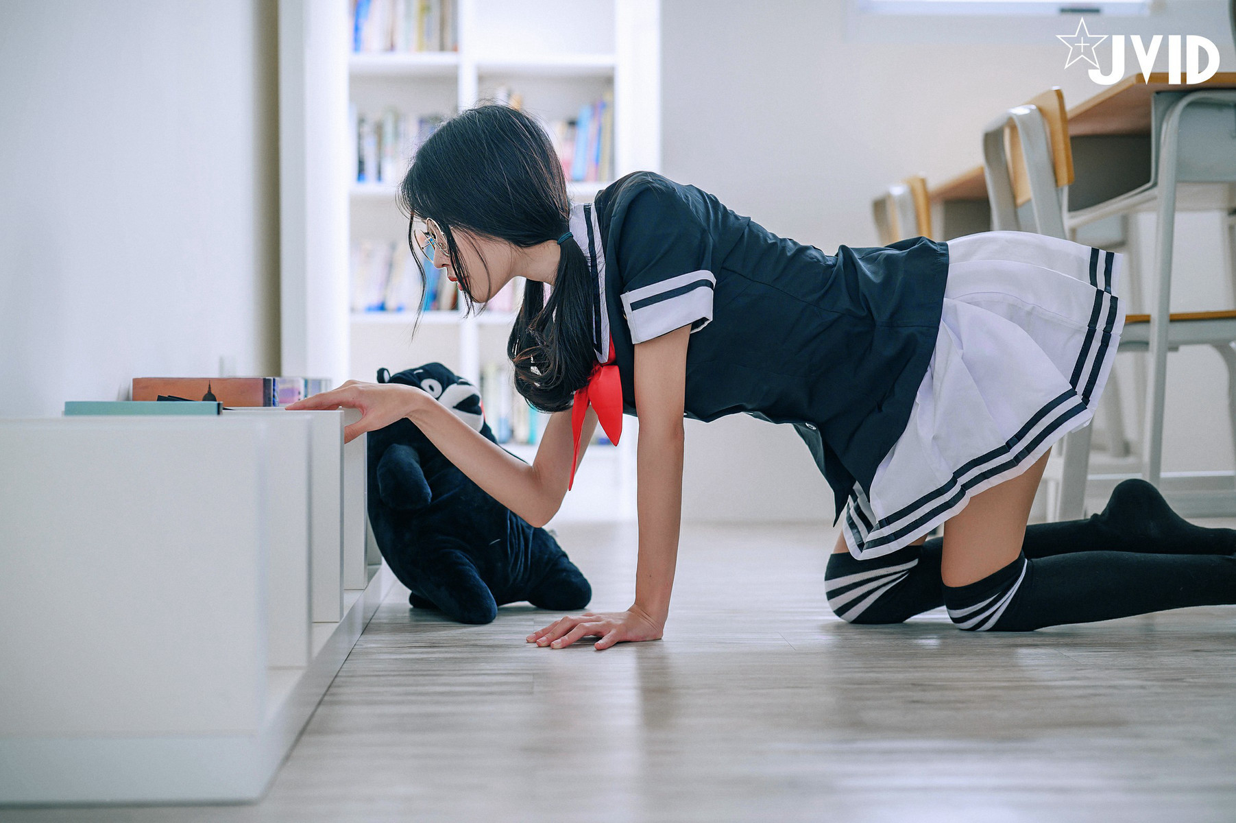 JVID精品 高顏值甜美學妹誘惑?清純校花?放學後的教室，學妹說她喜歡我 Vol.02 16