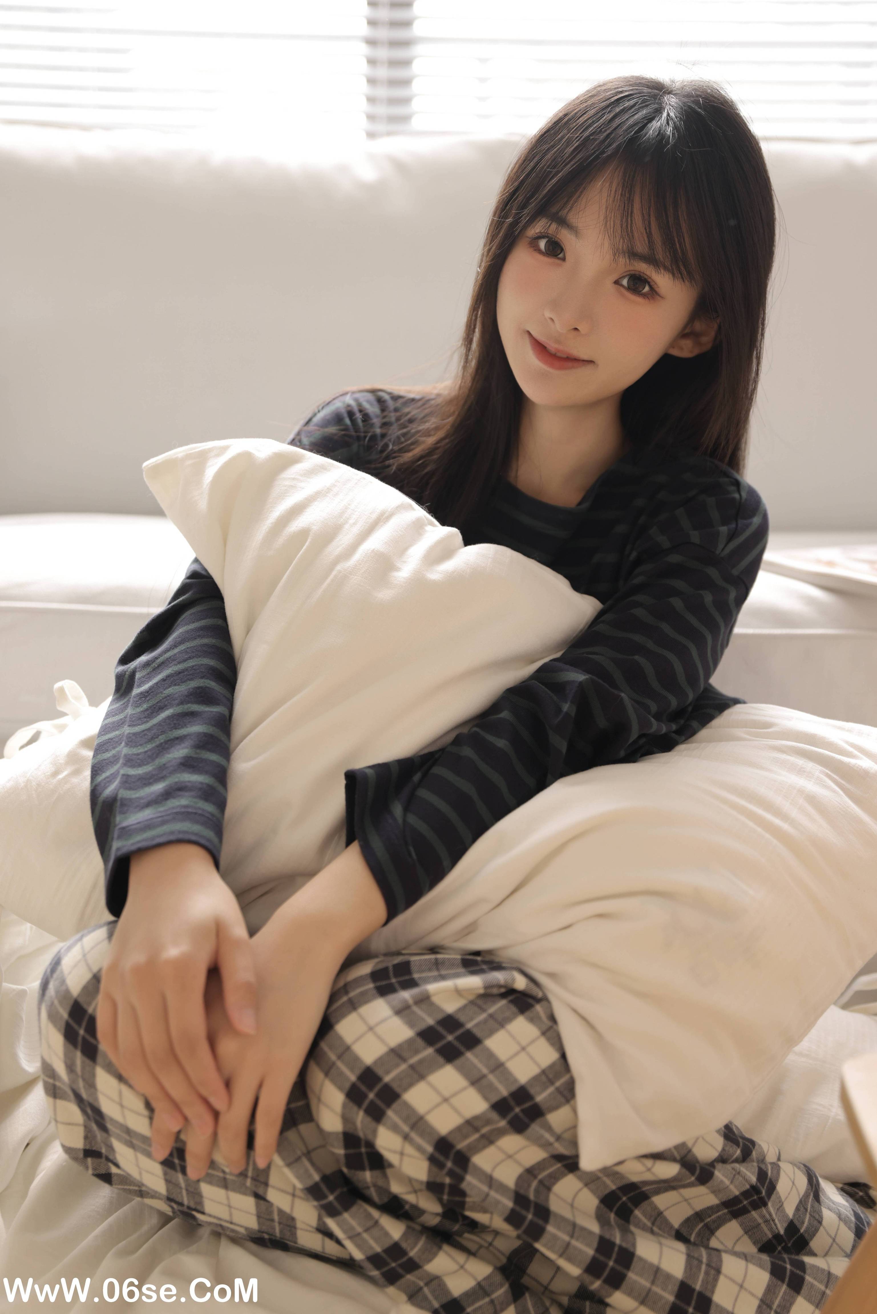 图片[24]-[YITUYU艺图语]2022.12.19 白色 莉莉崽w[30+1P／336MB]-六色网