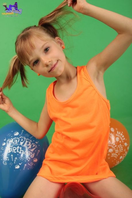 [Image: d73dab21cbb6f2d1b62b7.jpg]