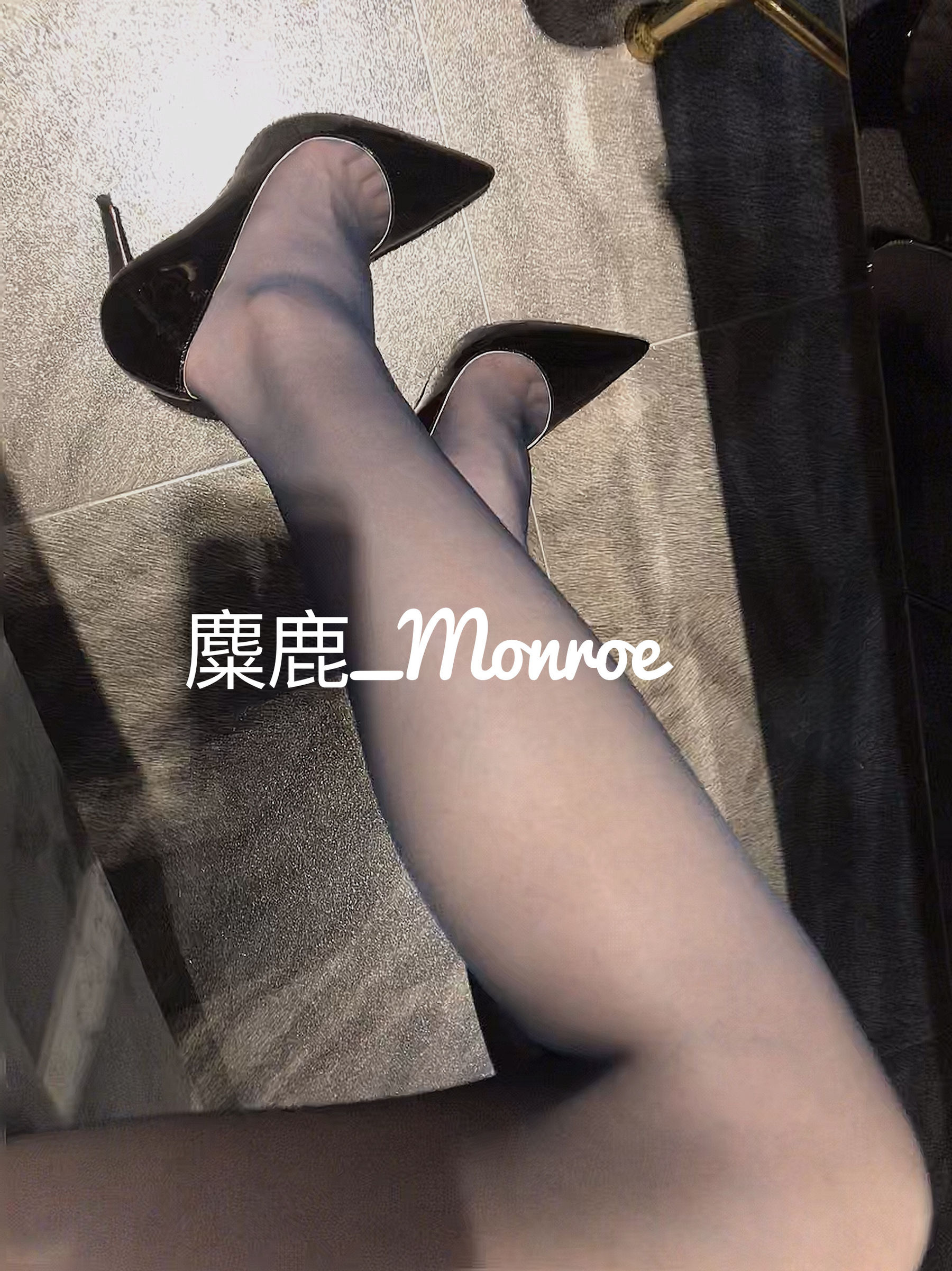 [福利COS]_丝足博主麋鹿_Monroe_2020.06.09_黑蕾丝半筒袜-写真图集共12P 6