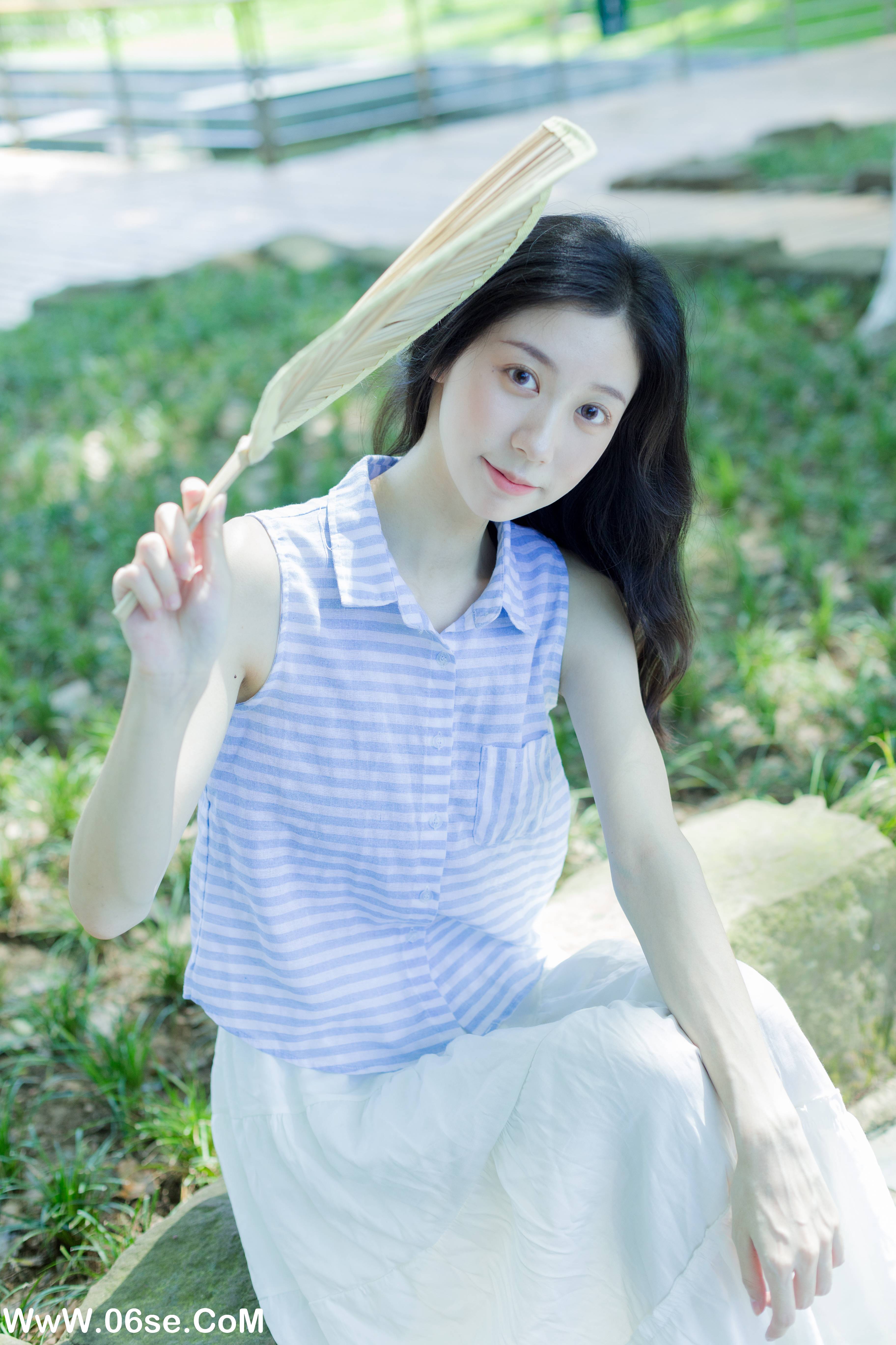 图片[2]-[YITUYU艺图语]2022.09.23 在你的身边 饲猫少女-[35+1P／374MB]-六色网