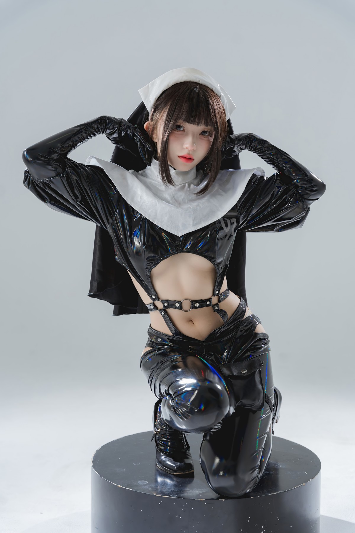 Cosplay 花铃 漆皮修女 37