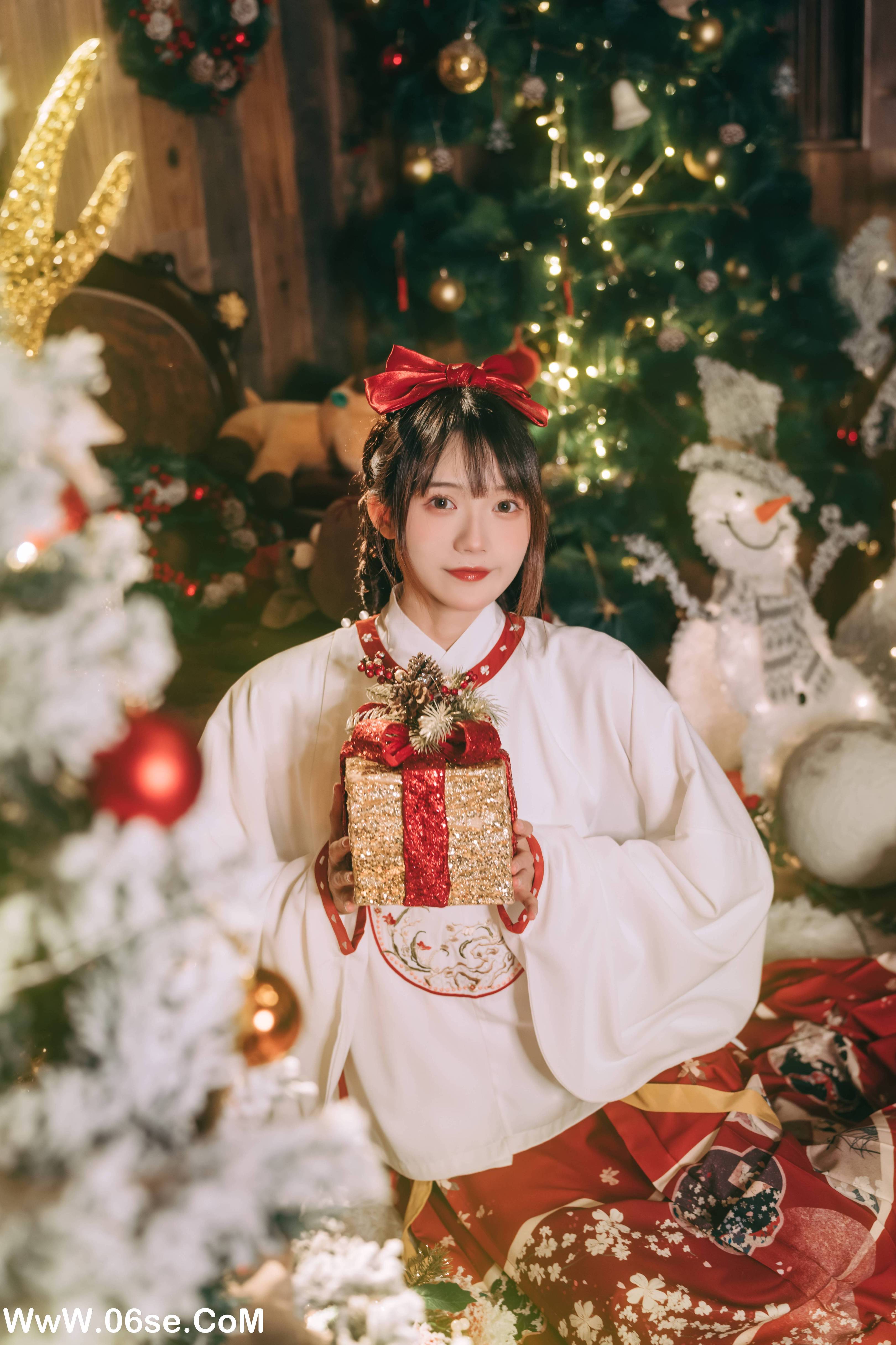 图片[12]-[YITUYU艺图语]2022.12.27 汉洋折衷的圣诞 兔子Zzz不吃胡萝卜[28+1P／194MB]-六色网