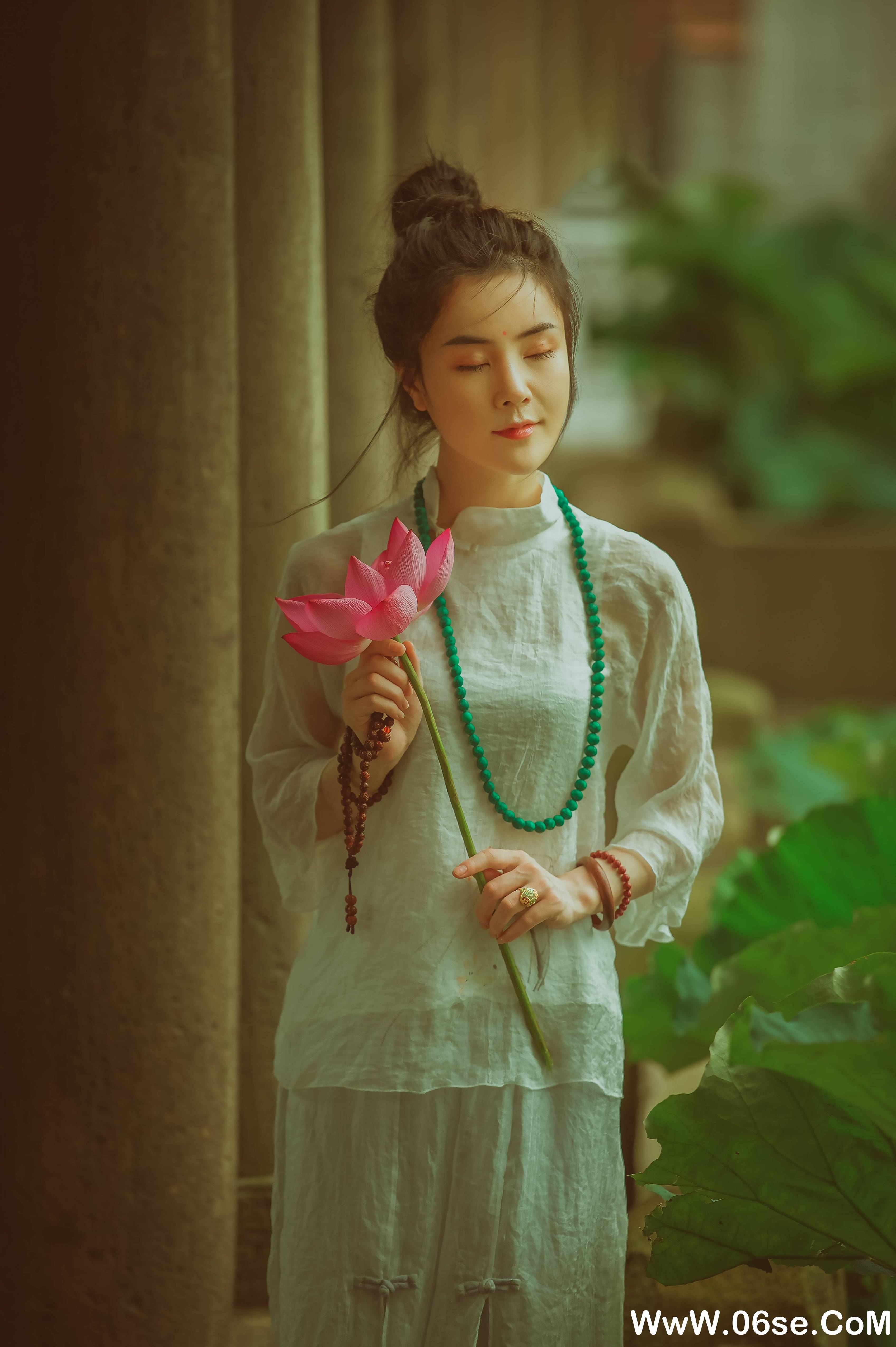 图片[30]-[YITUYU艺图语]2021.08.14 赏荷记 颗颗树[35+1P／260MB]-六色网
