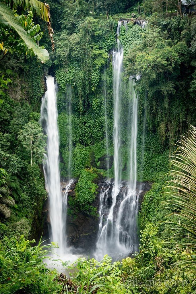 Водопады стоимость. Секумпул Бали. Водопад Секумпул. Водопад Клонг плу. Сулатакий водопад.