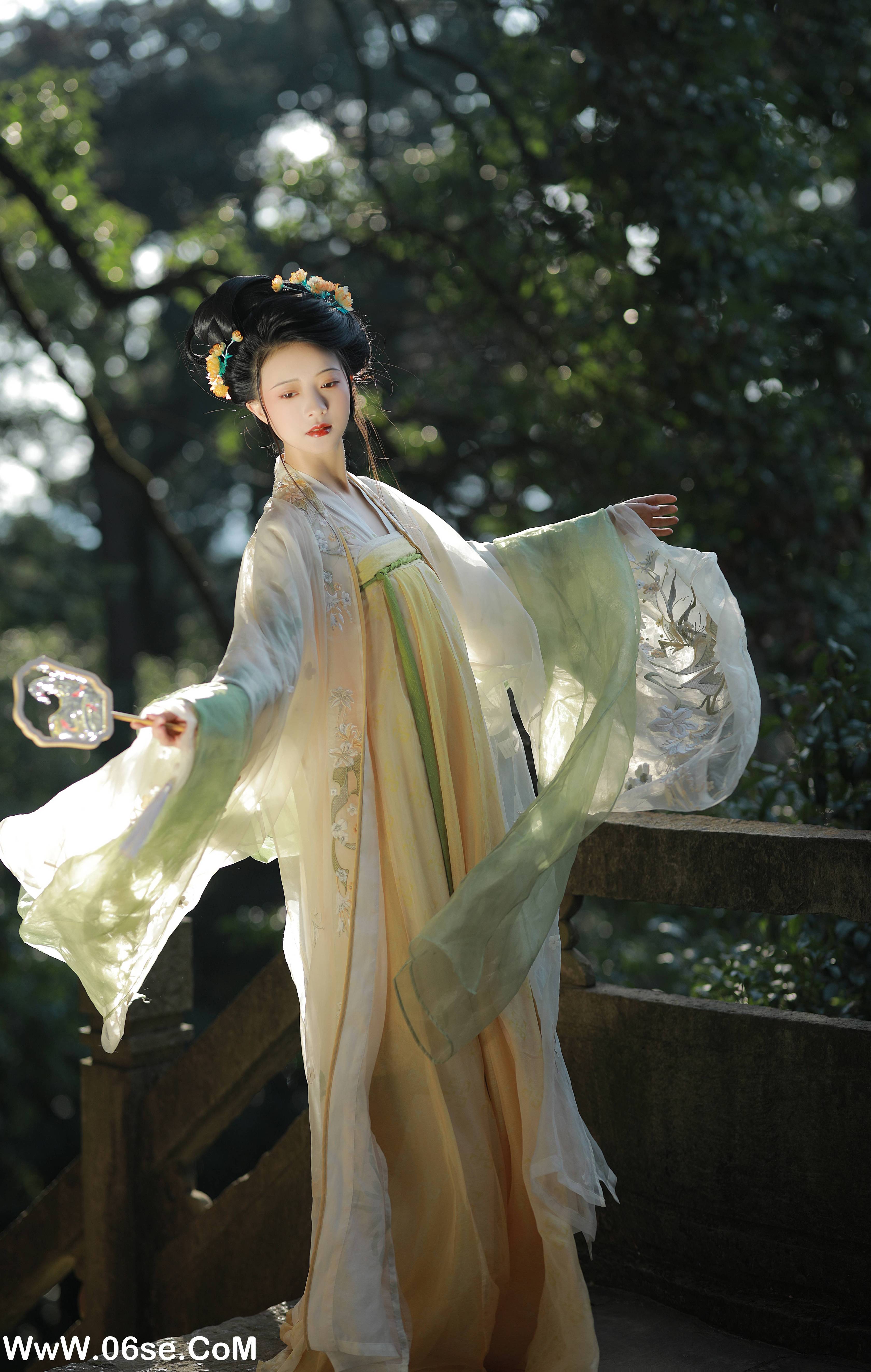 图片[25]-[YITUYU艺图语]2022.12.29 秋色如画 YunFleur[37+1P／700MB]-六色网