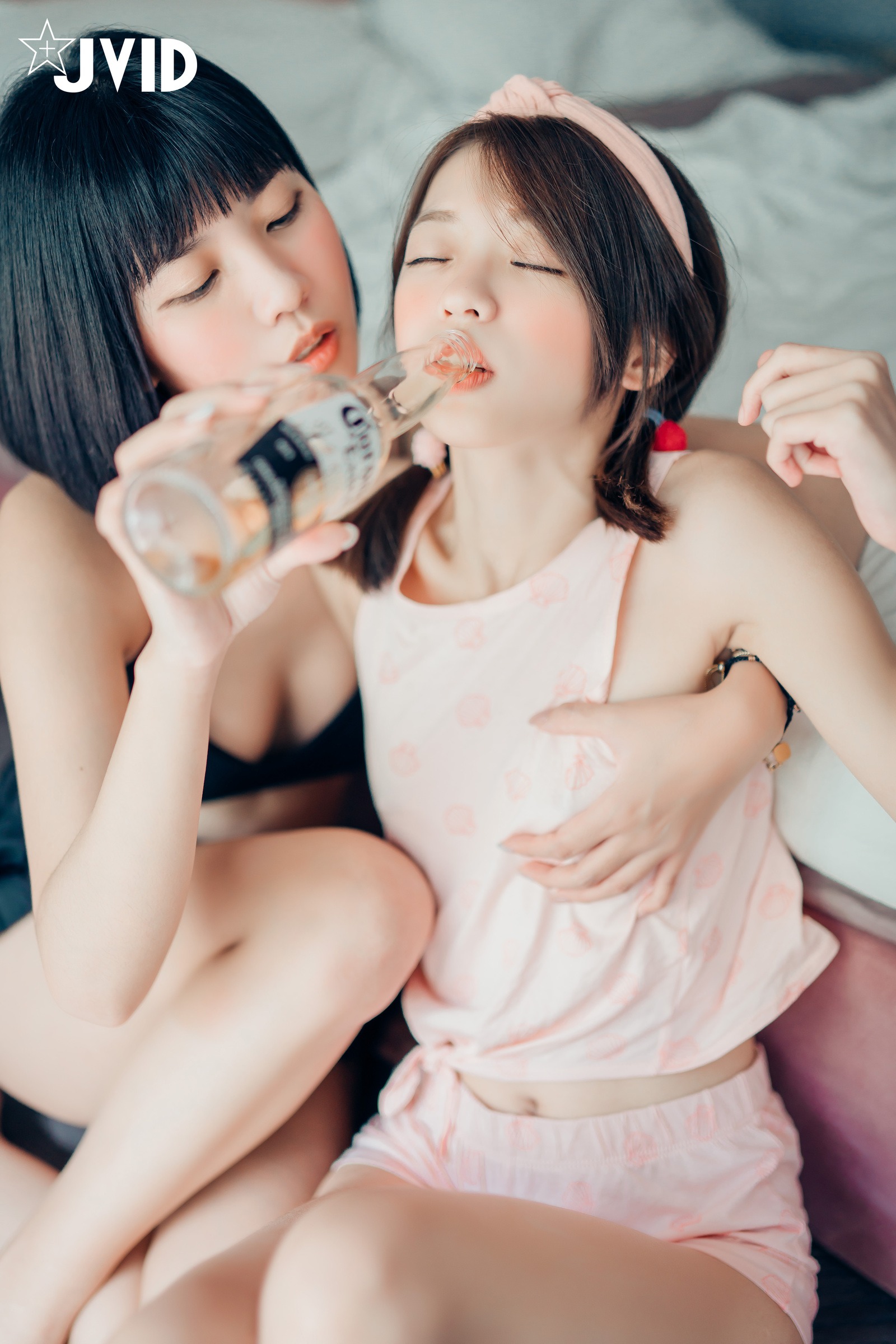 JVID-果宝宝妍妍比赛限定尺度写真🔞姐妹的体液 118