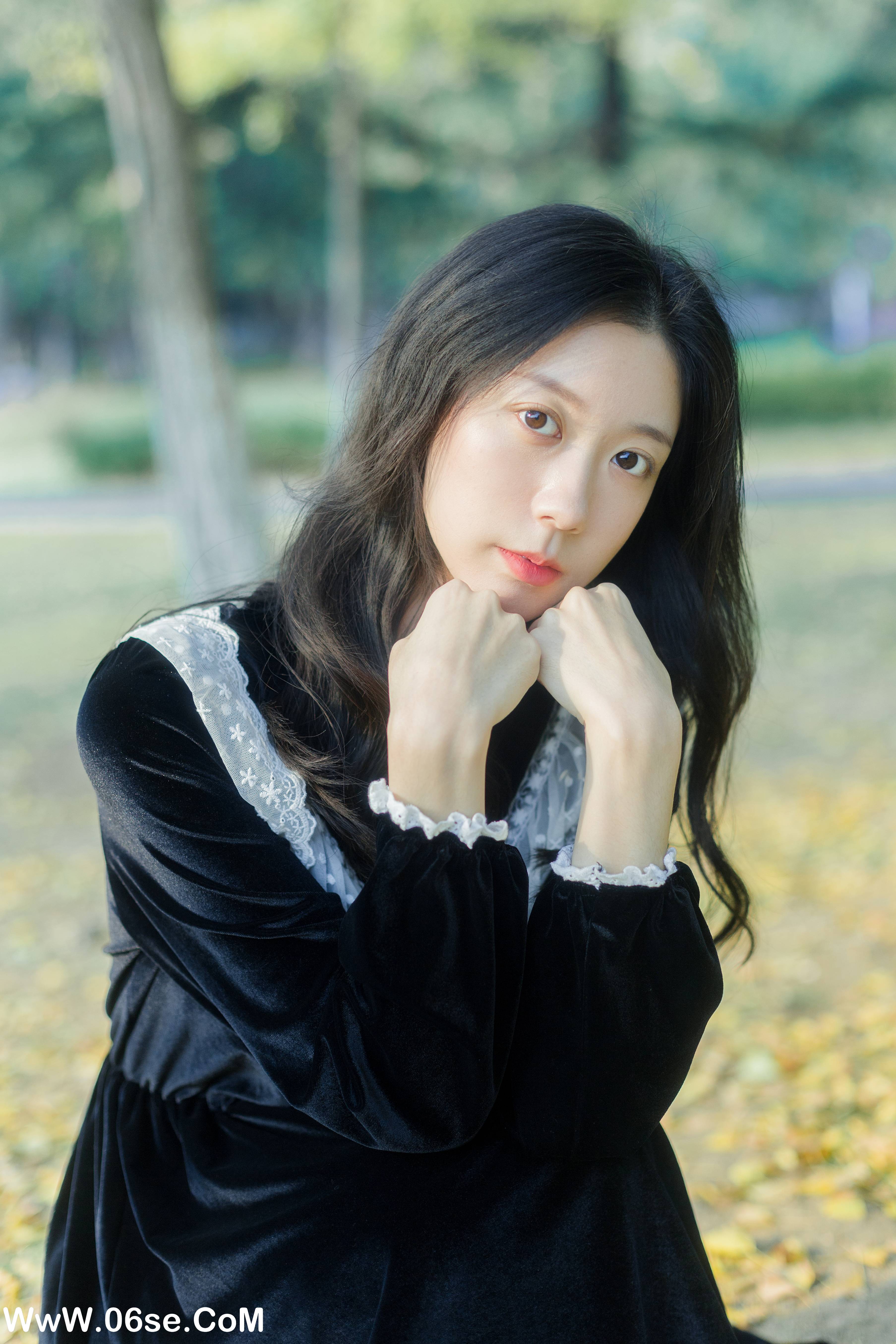 图片[20]-[YITUYU艺图语]2022.11.24 将在初秋寄出 饲猫少女-[38+1P／394MB]-六色网