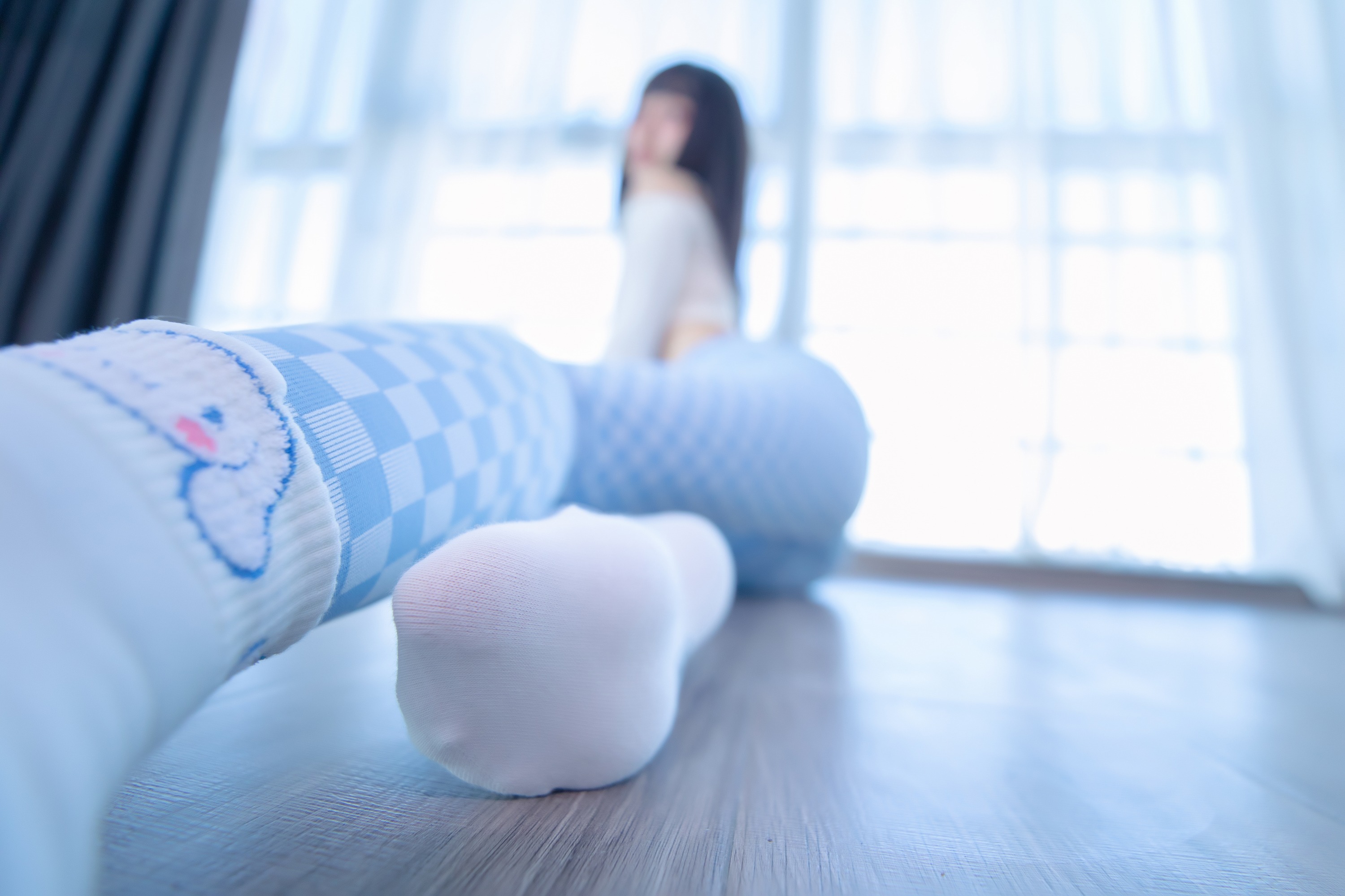 神楽坂真冬 - NO.93 蓝白格 [75P-172MB] 9