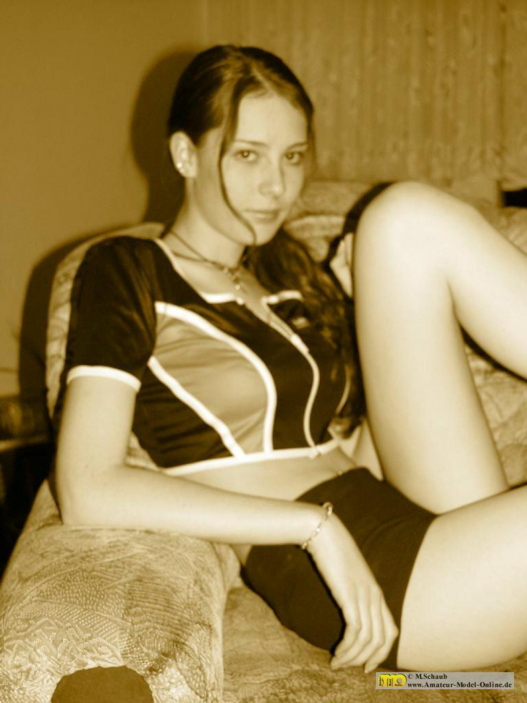 [Image: d9884381f8be1d86331de.jpg]