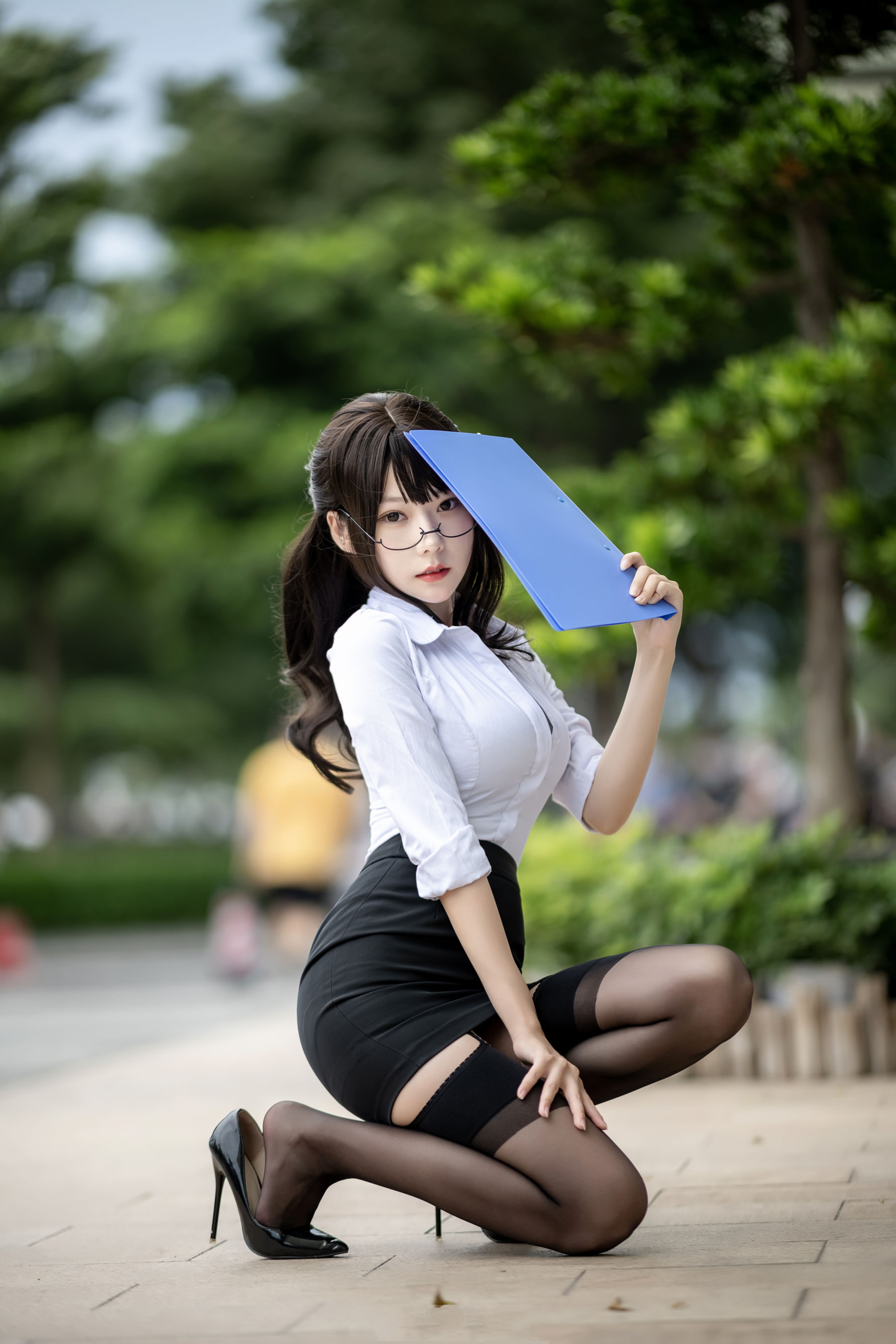 [网红COSER]_香草喵露露写真_-_丝袜西装诱惑-写真图集共24P 2