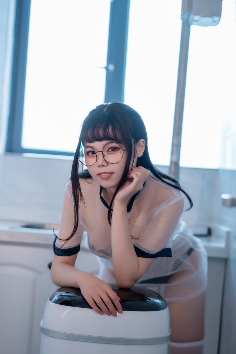 [Cos]七月喵子 - 喝酸奶的眼镜娘[35P] 6