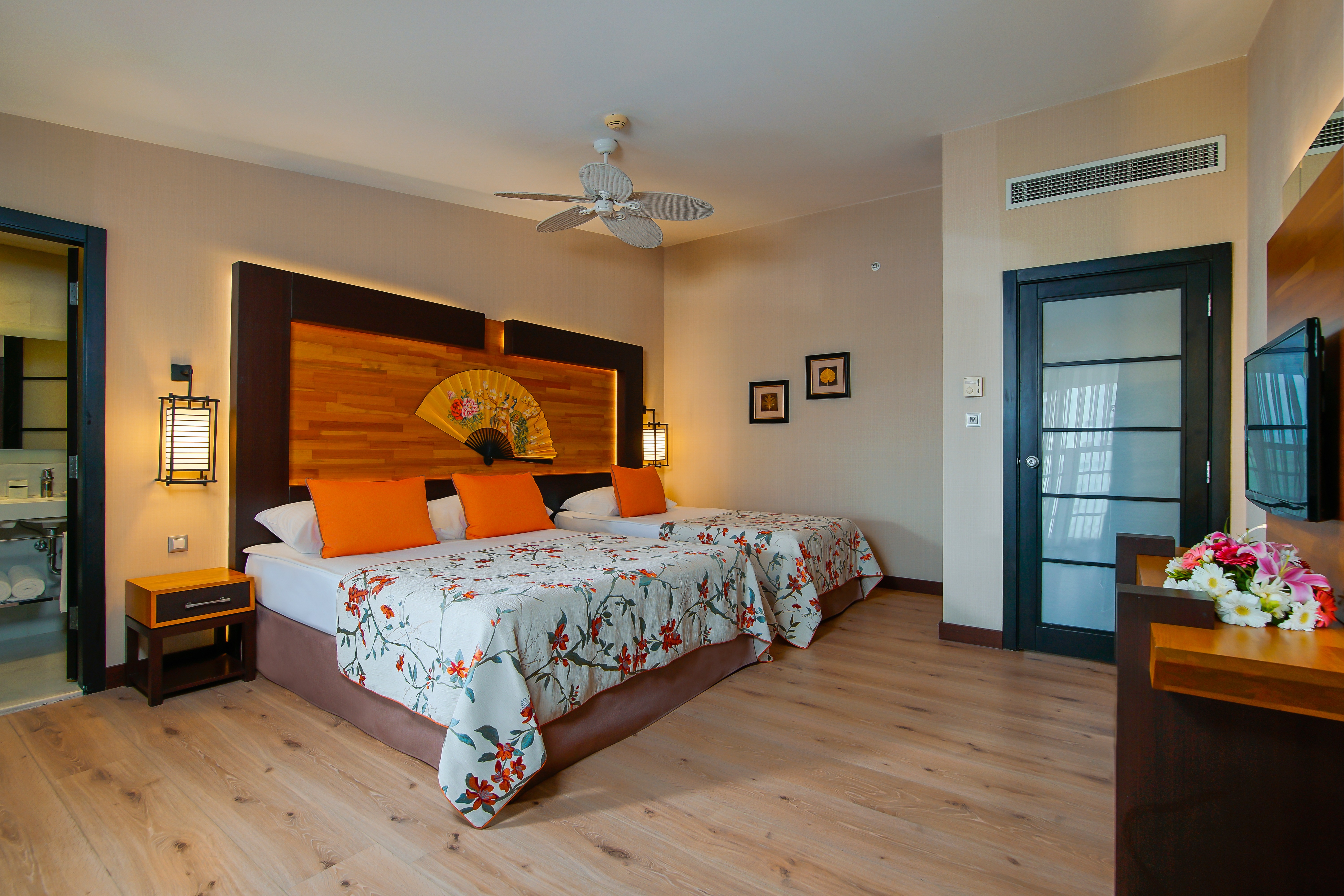 Resort family room. Лимак Лара Делюкс отель номера. Limak Lara номера. Отель Limak Lara номера. Турция отель Family Lara Club 5 номера.