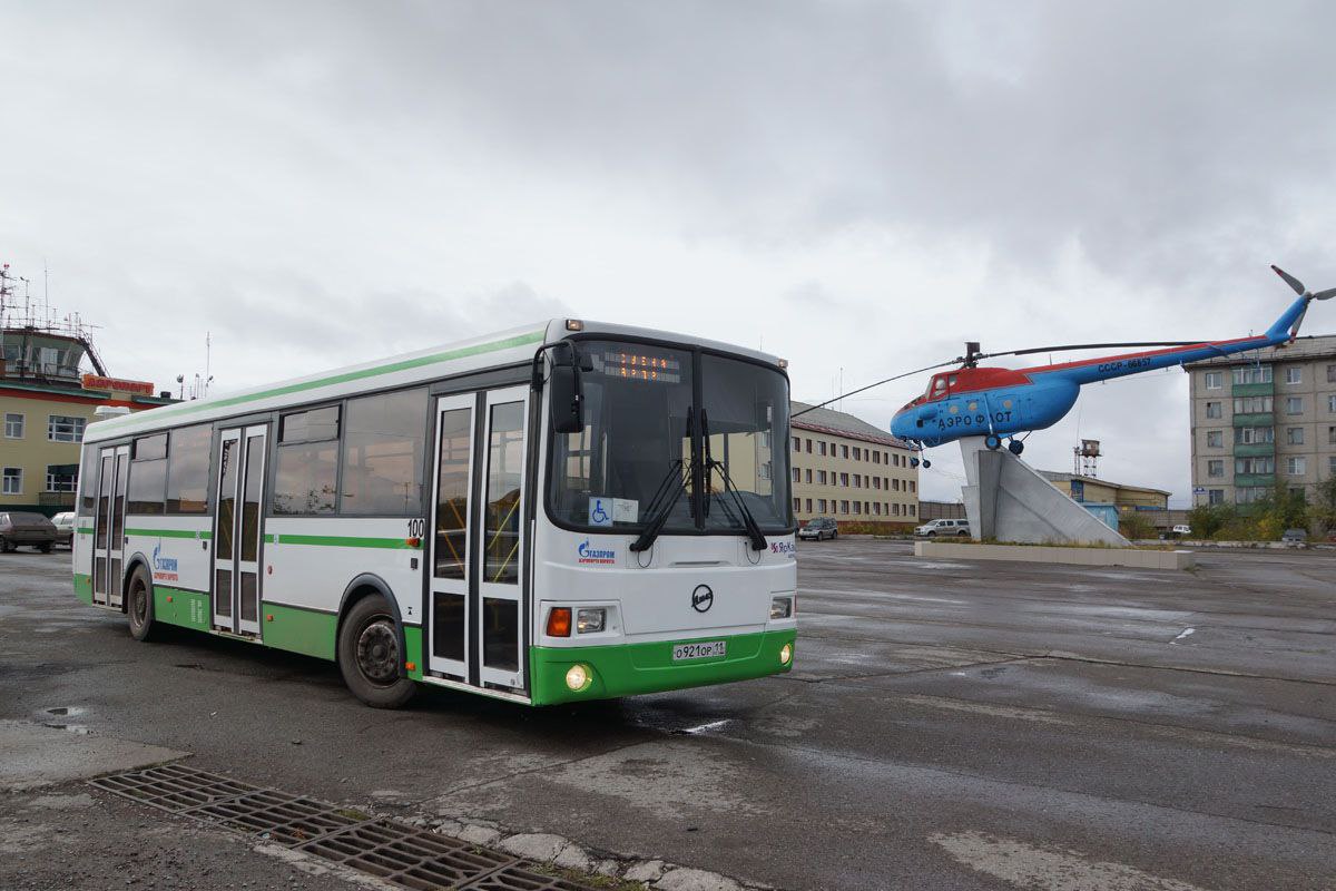 Автобусы воркута. Воркута ЛИАЗ. Воркута автобус. Автобусы Воркутауголь. Общественный транспорт Воркута.