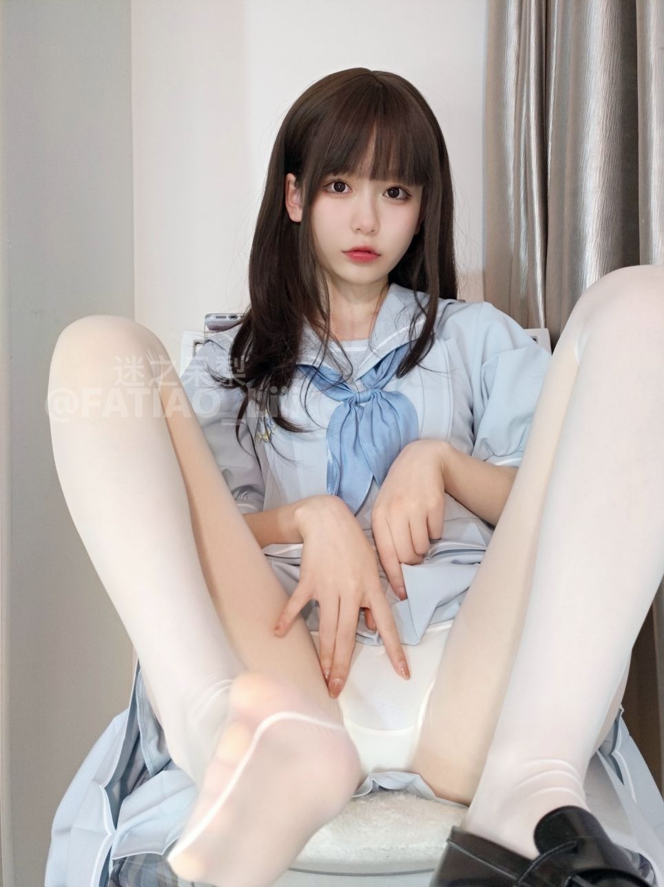 白ストッキング後輩 [20P1V-123MB] 1