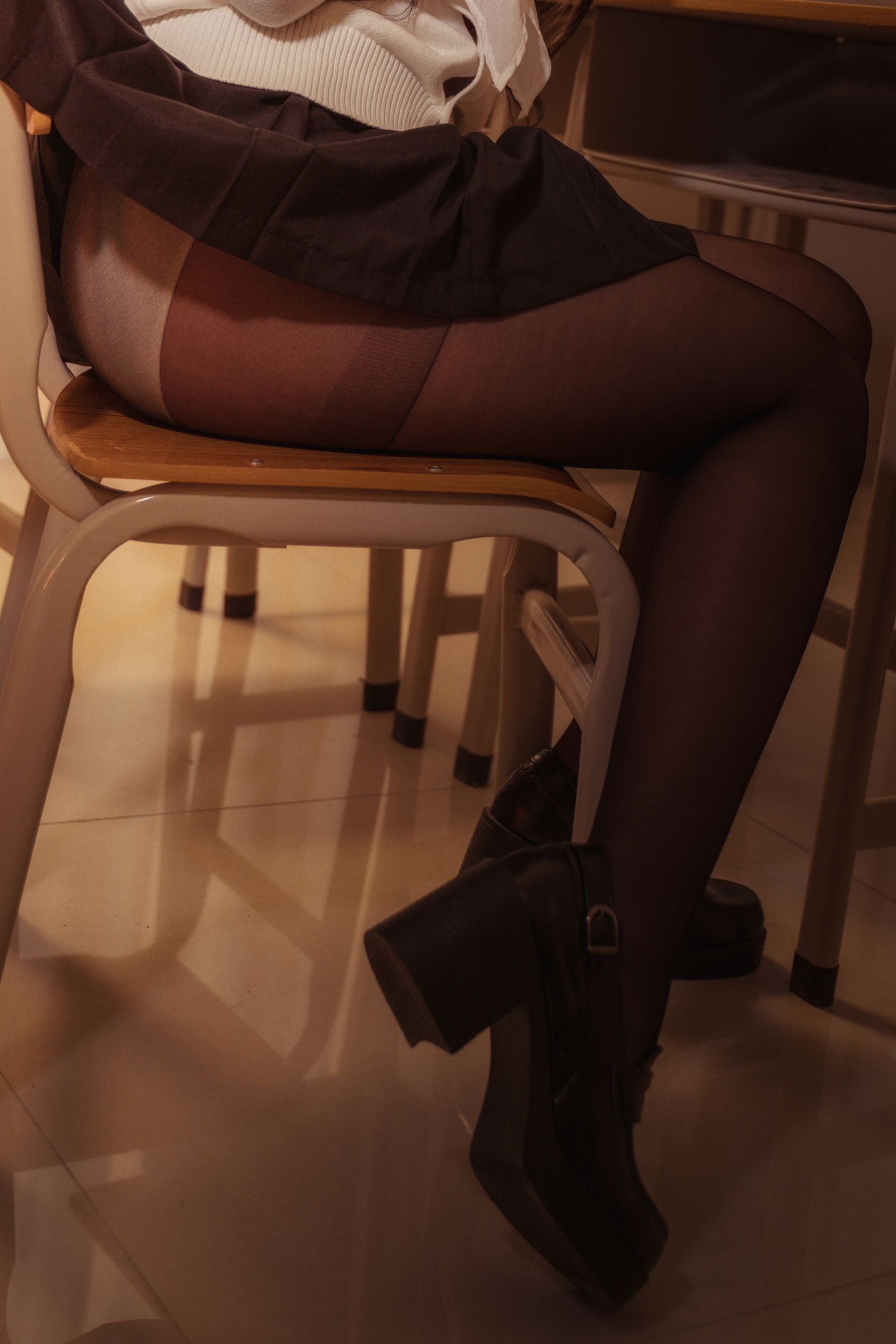 贞子蜜桃 碧蓝航线 爱宕高雄制服 [35P-354MB] 10