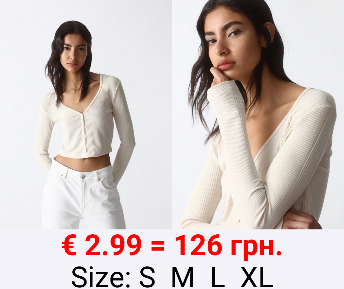 T-shirt with buttons