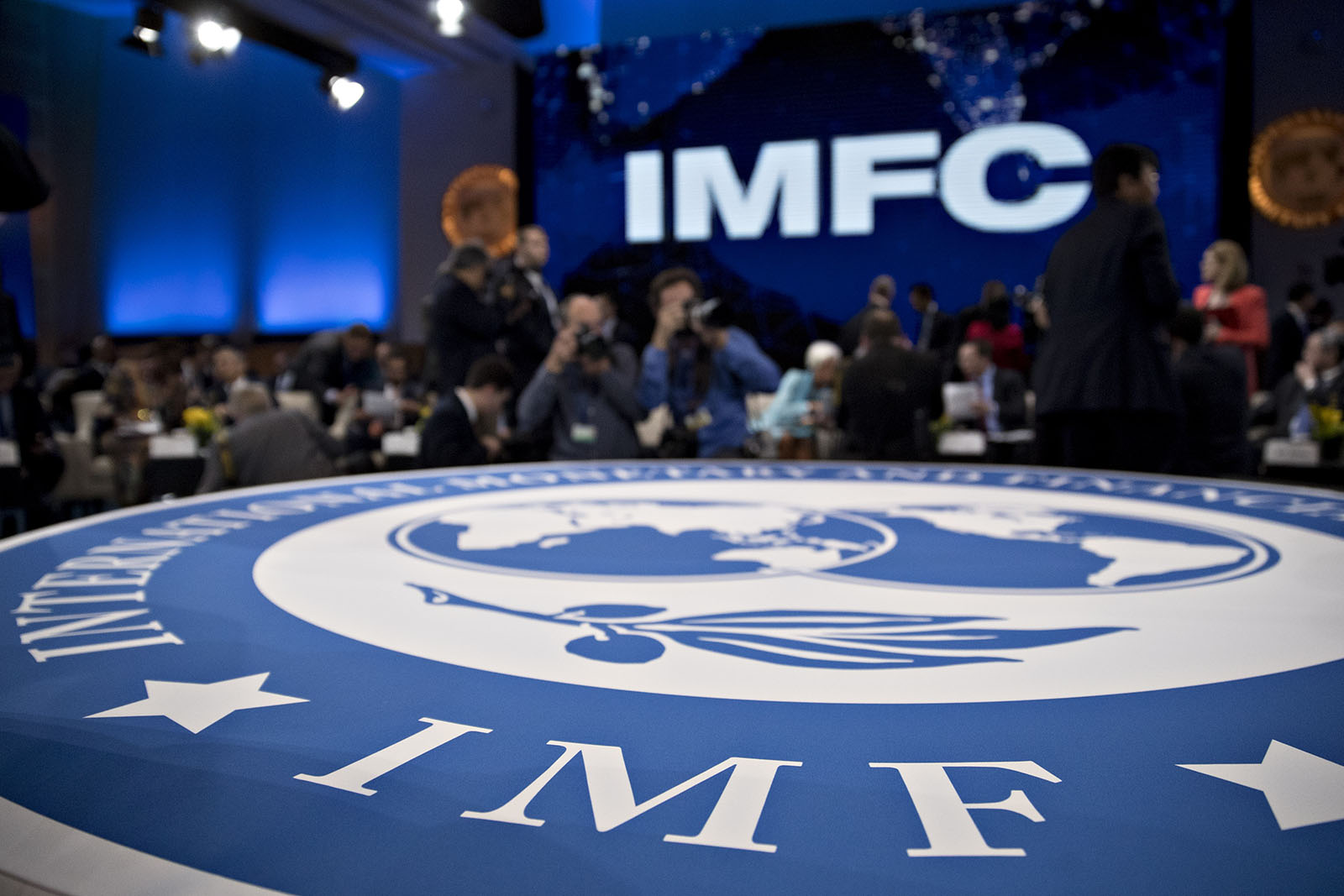 Сайт мвф. МВФ Вашингтон. Международный валютный фонд, IMF. Международный валютный фонд флаг. МВФ собрание.