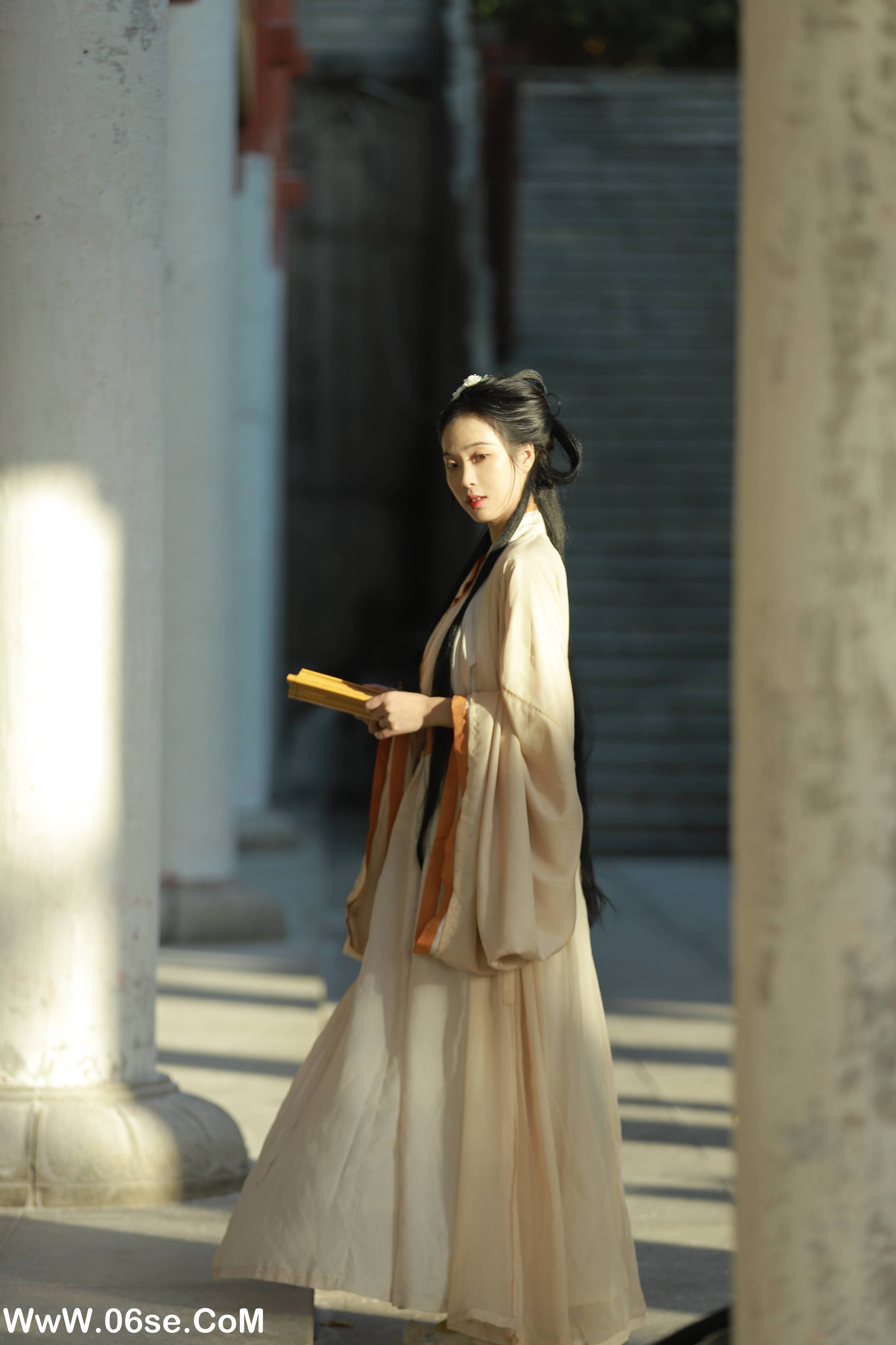 图片[8]-[YITUYU艺图语]2022.09.28 愿得一人心 汪国真潘潘[20+1P／164MB]-六色网