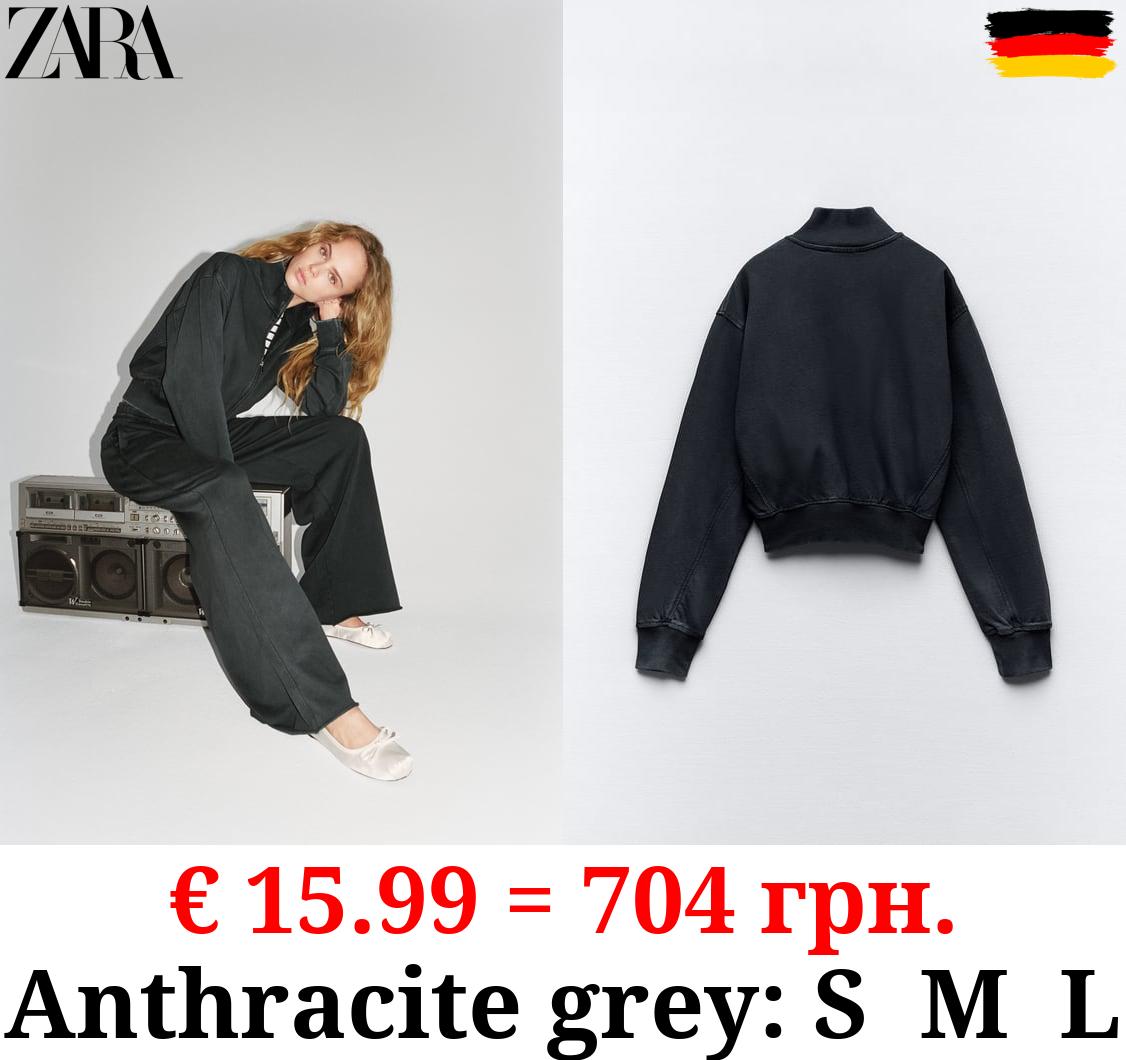 RIBBED SWEATSHIRT WITH ZIP