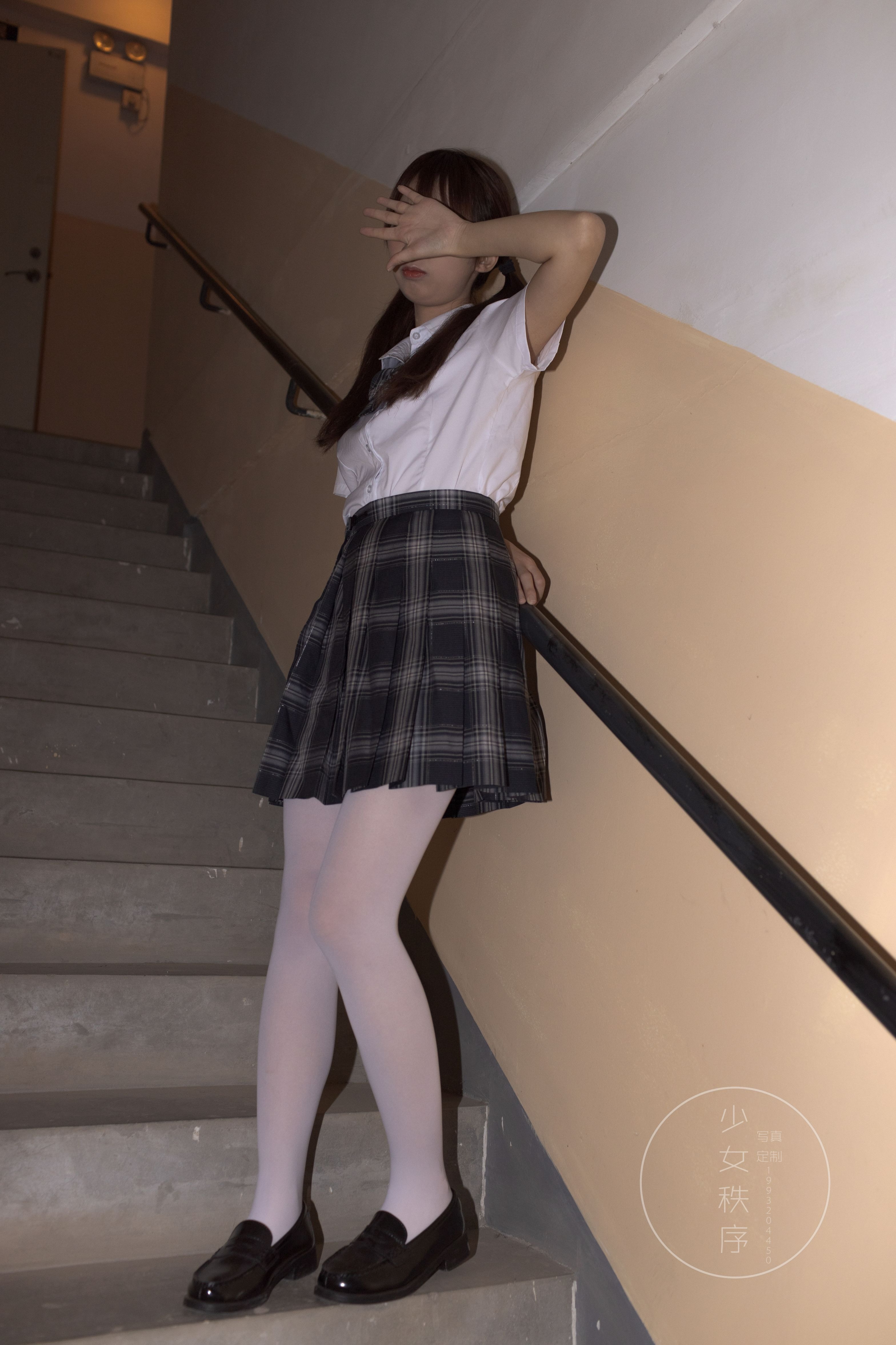 少女秩序 楼道无内白丝JK少女 35