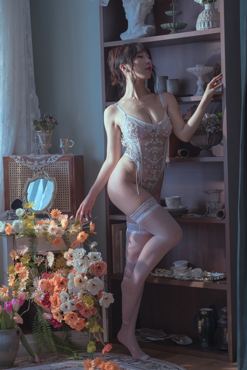 [Cos]云溪溪 - 人妻 [40P] 35