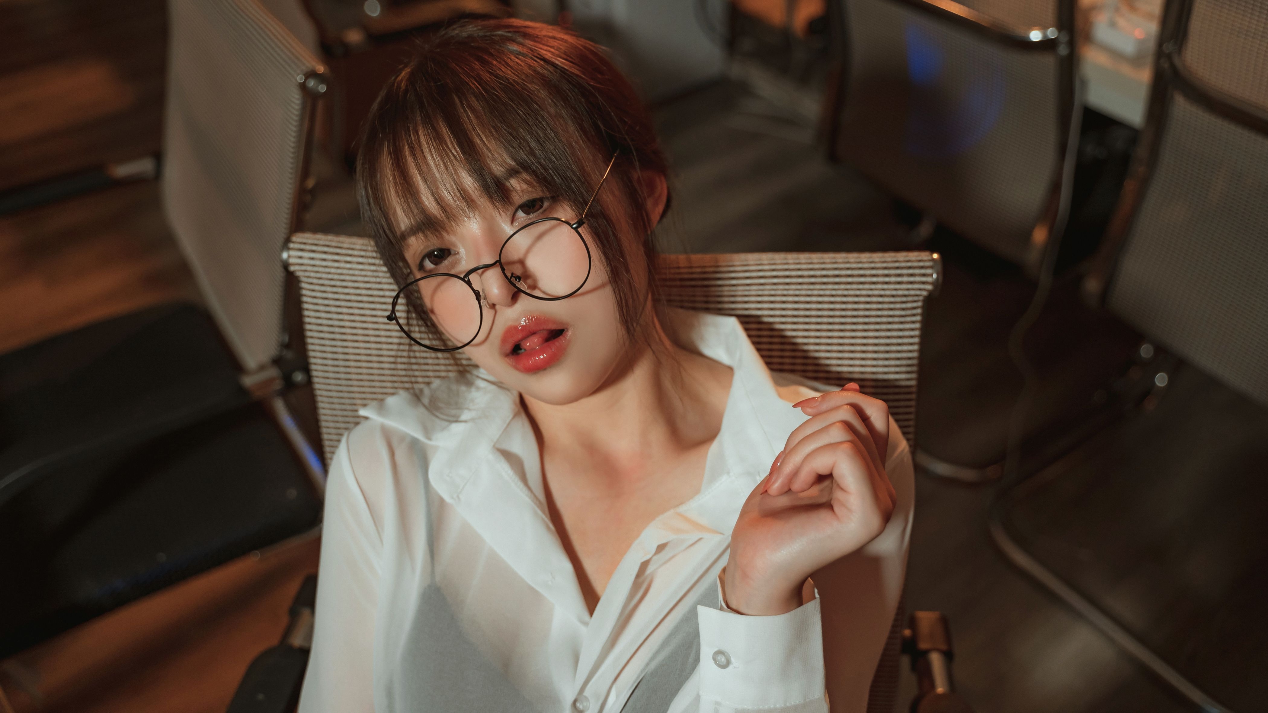 草莓味的奈奈兔 - 办公室OL-欲望教师 [42P+13V] 11